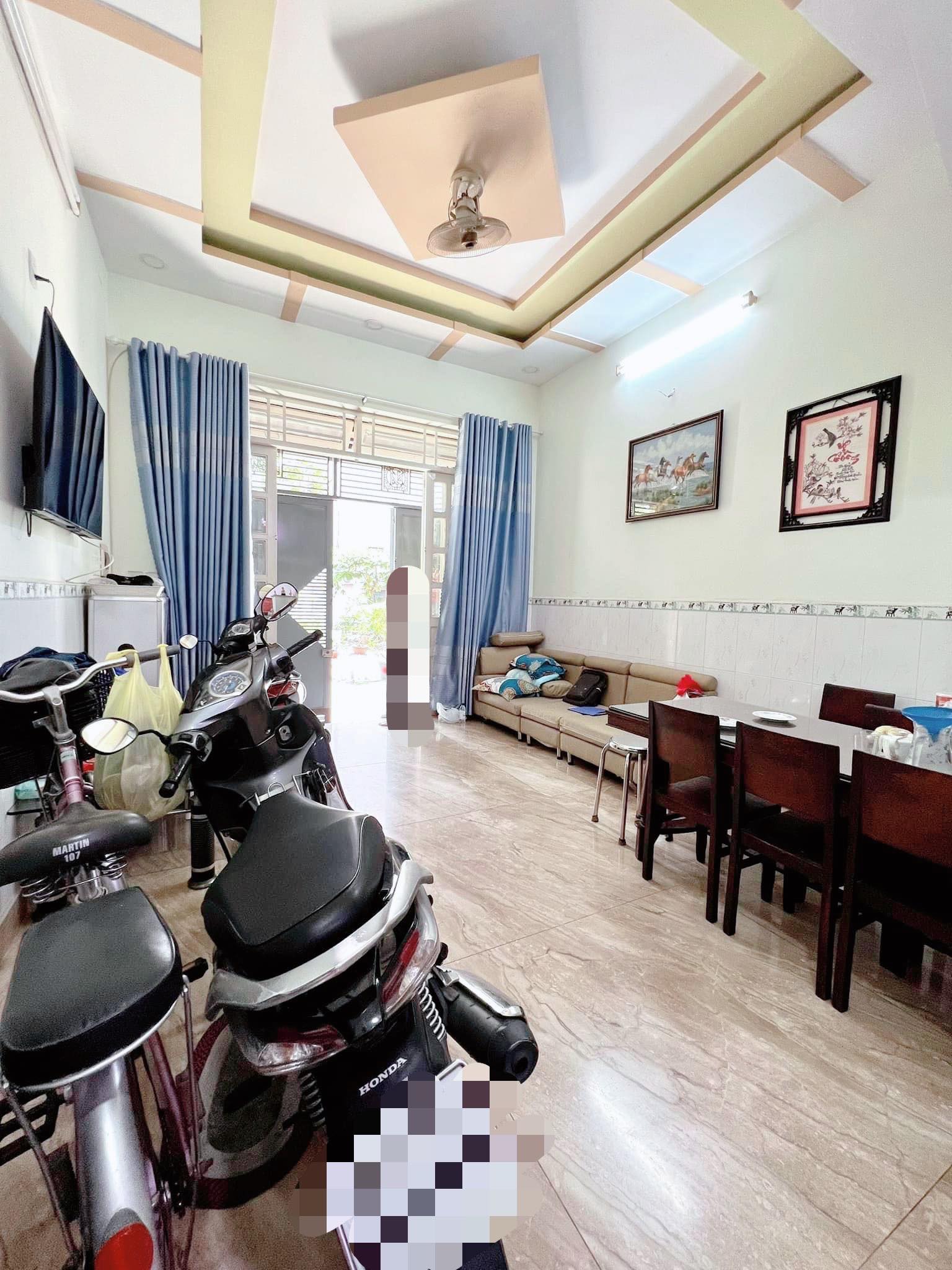 Bán nhà shr 45m2-3tang Dương Đức Hiền Tân Phú - hẻm xe tải - gần DH Công Thương - 6 tỷ nhỉnh 0932030061