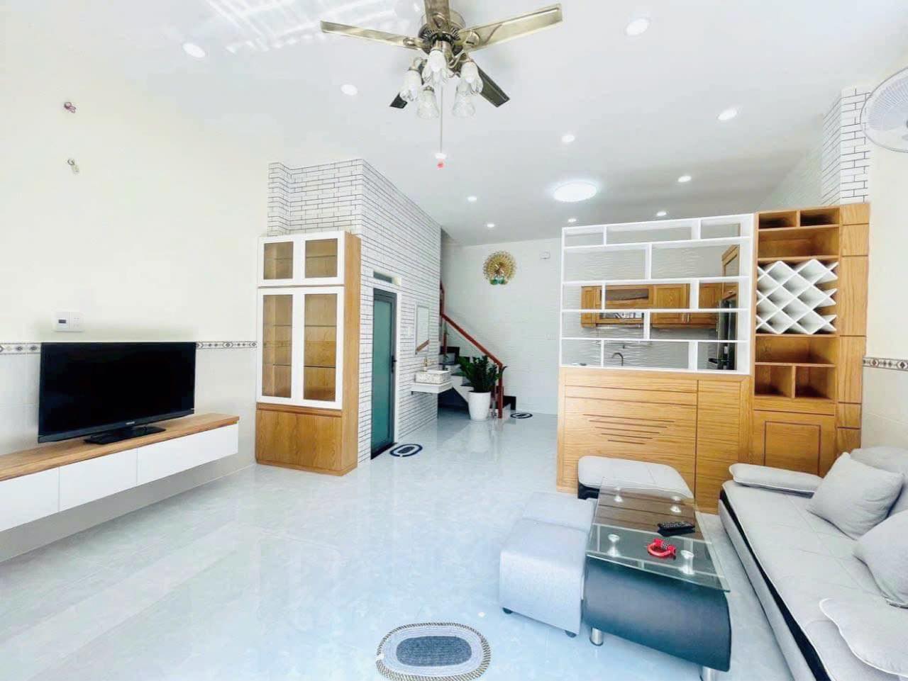Nhà mới -full nội thất 36m2-4tang-hxh Nguyễn Duy Cung Gò Vấp - liền kề Emart - 4 tỷ nhỉnh 0932030061
