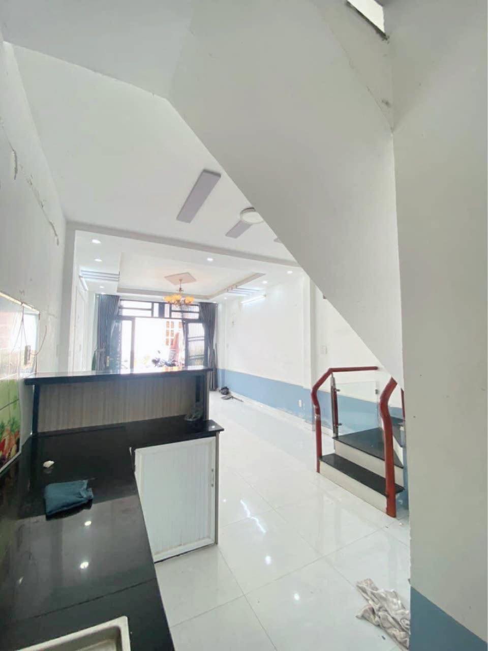 Bán nhà shr ngay Emart Phan Huy Ích Gò Vấp 38m2-2tang - hẻm 3,5m - giáp Q12 - 3 tỷ nhỉnh 0932030061