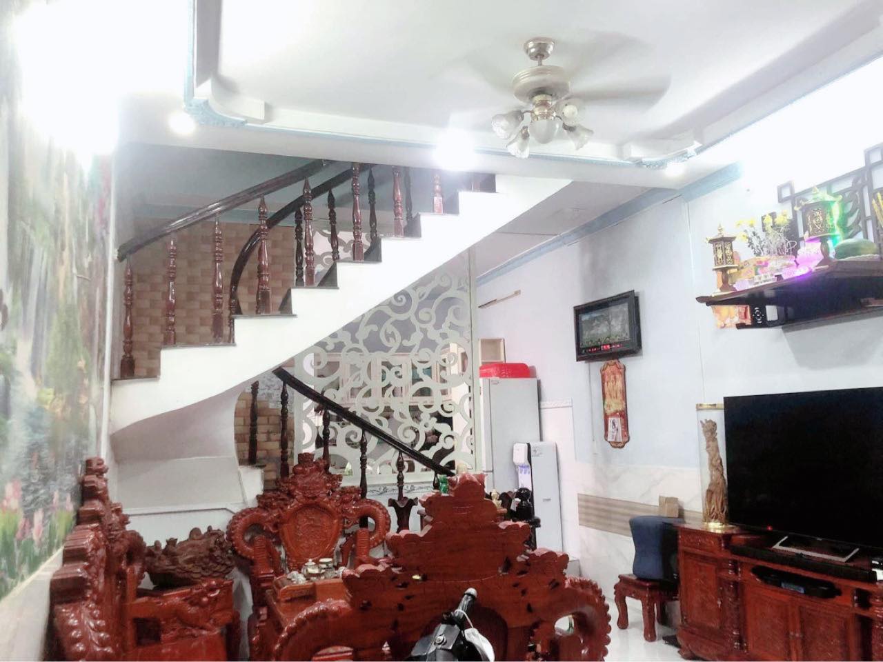 Bán nhà 45m2-2tang ngay Emart Phan Huy Ích Gò Vấp - xe hơi đổ cửa - 6 tỷ nhỉnh 0932030061