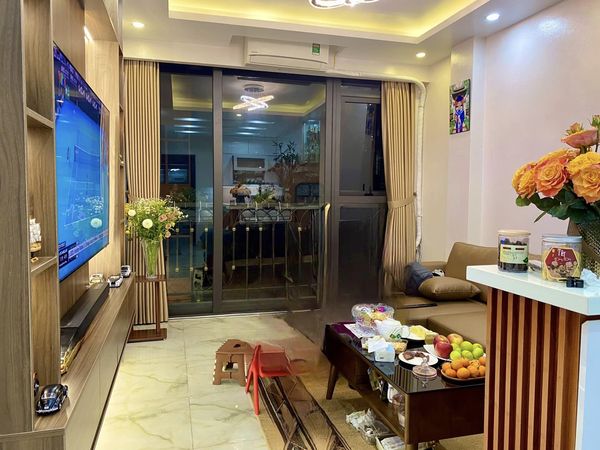 Bán nhà riêng ngõ 10 Tôn Thất Tùng, 45,6m2, 4T , Ô Tô Giá Chỉ 6,5 Tỷ