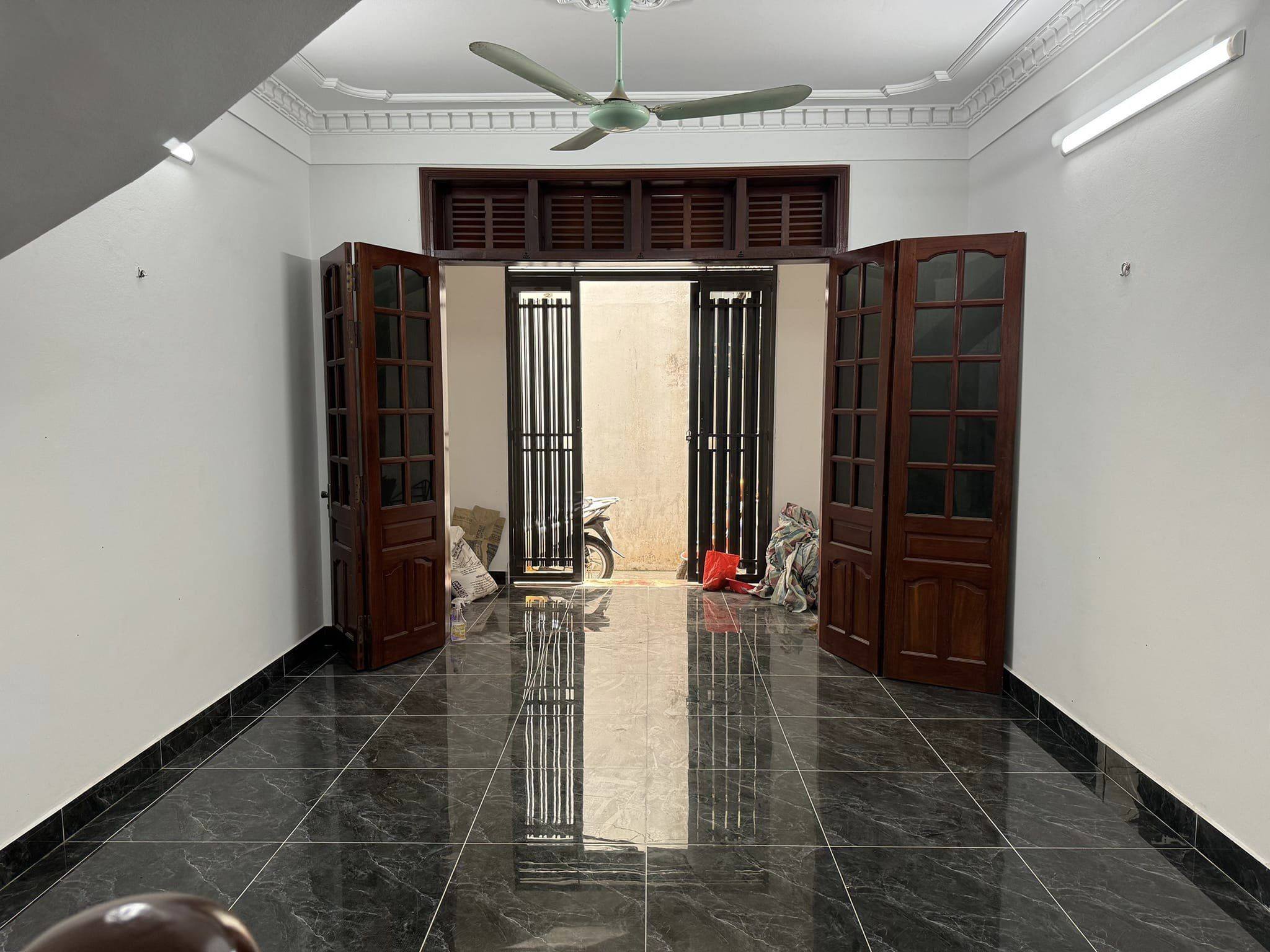 Bán nhà riêng ngõ 236 Lê Trọng Tấn 45m2, 5T, Phân Lô, Ô Tô Tránh Giá Chỉ 7 Tỷ