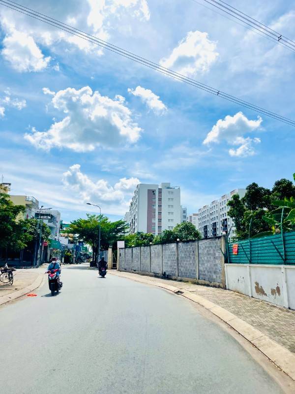 Cần Bán Lô Đất 61m Tọa Lạc Trên Đại Lộ Võ Văn Kiệt.gần Chợ Hồ Học Lãm,shr