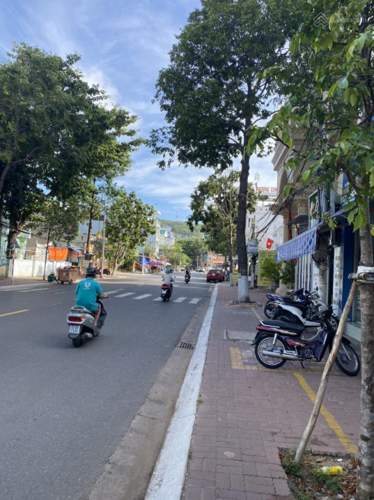 Cho thuê nhà mặt tiền tại đường Trương Công Định, Vũng Tàu