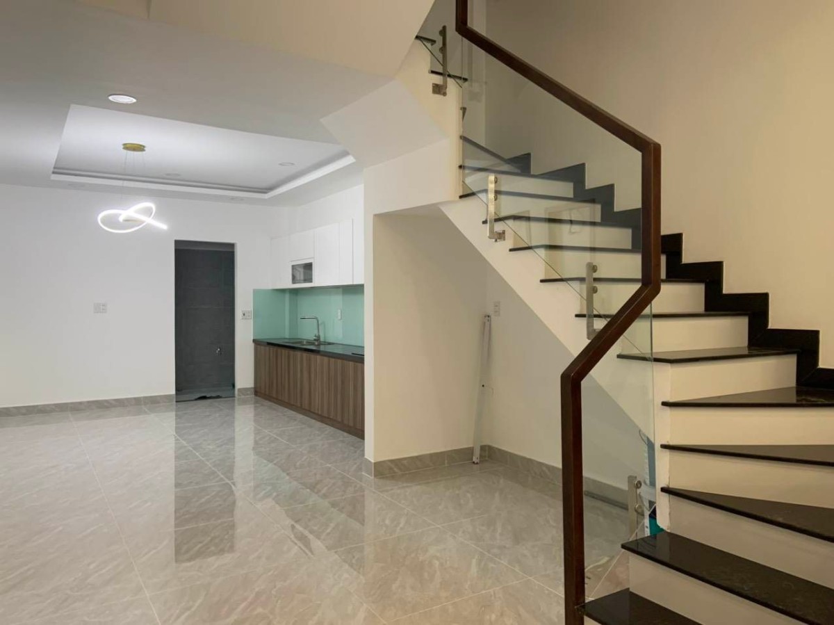 Cho thuê nhà nguyên căn 4 tầng đường Quang Trung, Gò Vấp