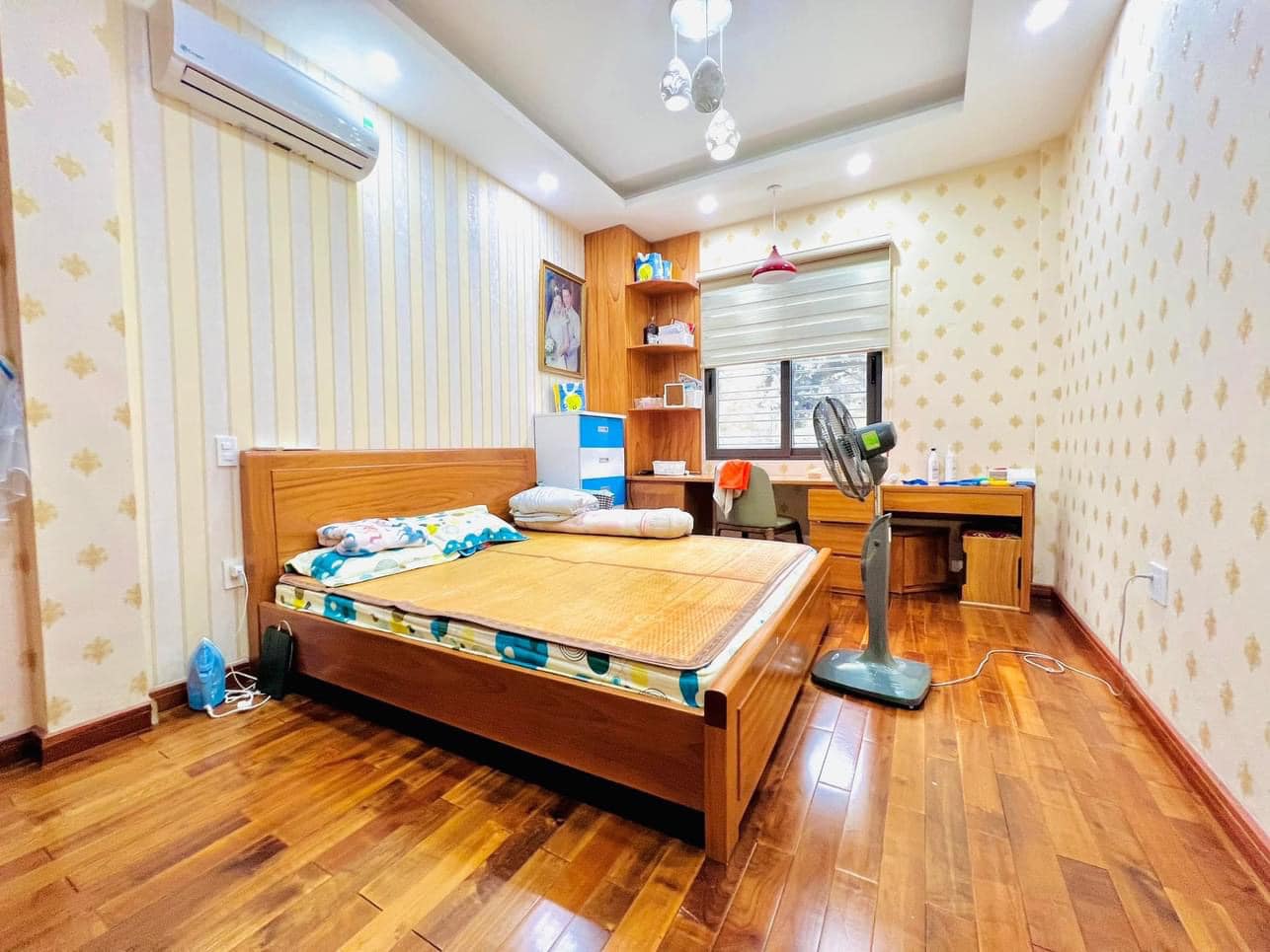 Tôi cần cho thuê nhà Dịch Vọng Hậu 55mx5T oto KD 6PN VP Spa kho lớp học Cầu Giấy