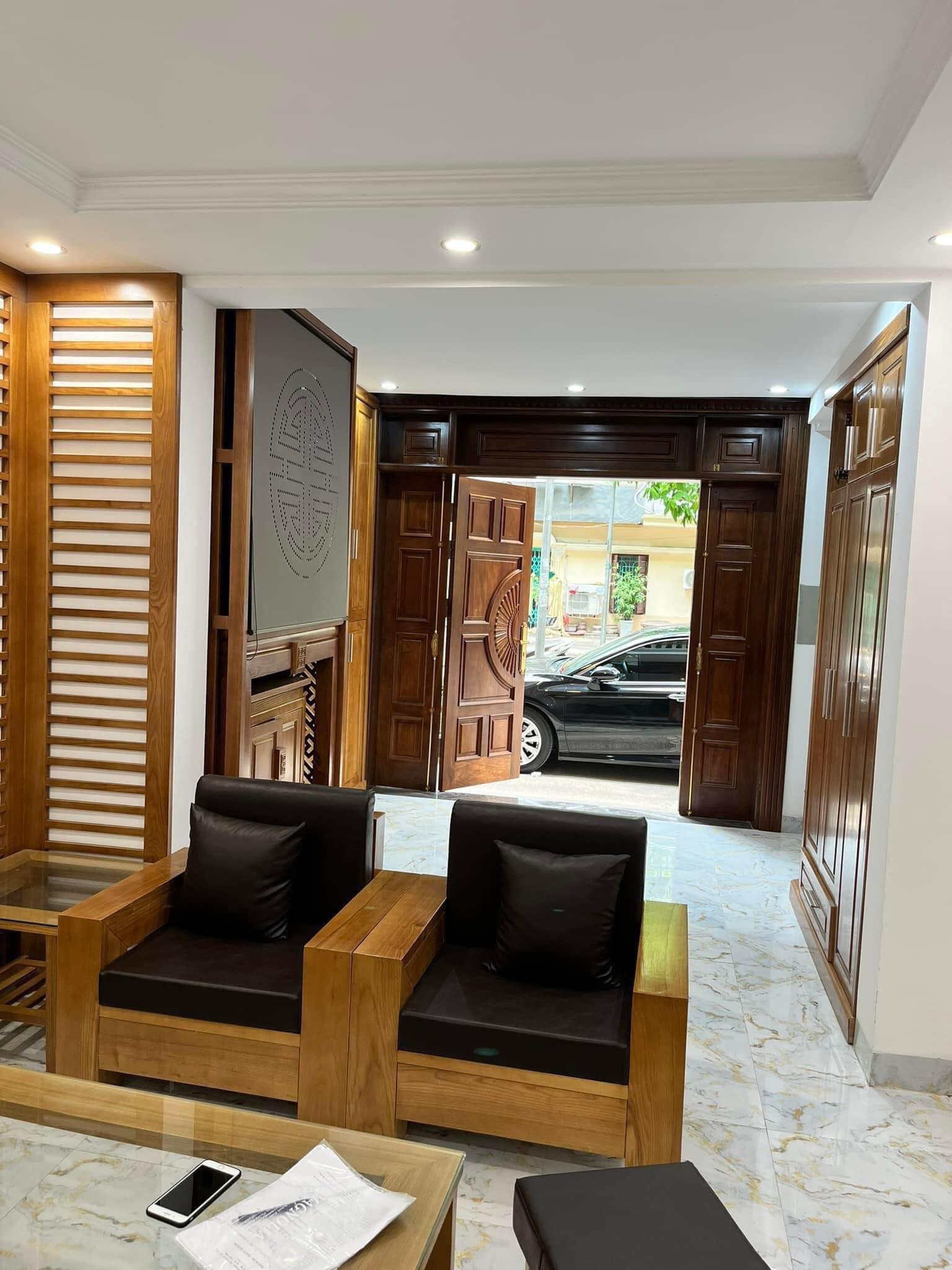 Nhà Mới Đẹp Phố Nguyễn Khánh Toàn, Q. Cầu Giấy, Ô Tô Đỗ, Lô Góc, DT 52m2 5T, Mặt Tiền 4.1m, Giá 6.5 Tỷ
