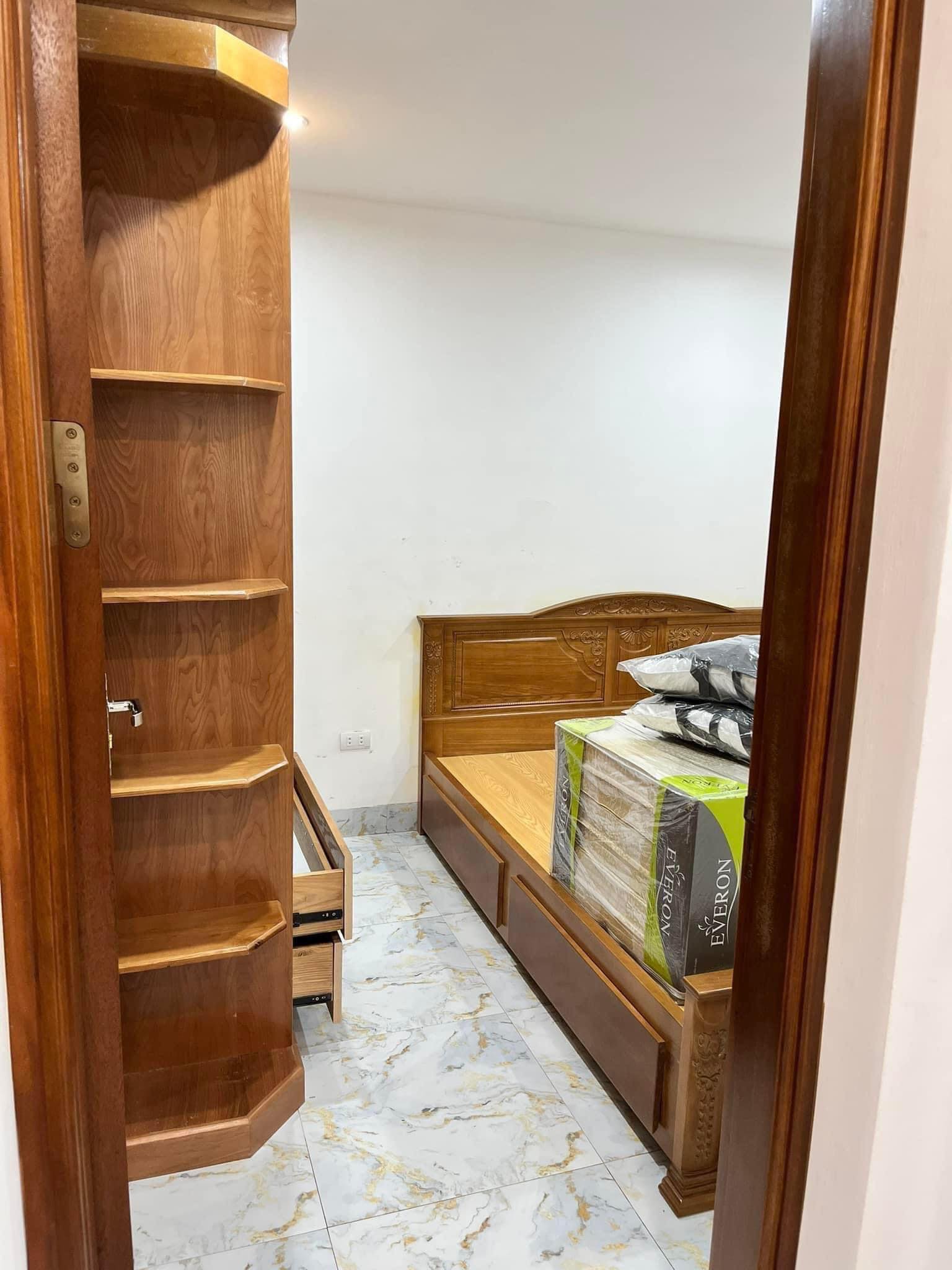 Nhà Mới Đẹp Phố Nguyễn Khánh Toàn, Q. Cầu Giấy, Ô Tô Đỗ, Lô Góc, DT 52m2 5T, Mặt Tiền 4.1m, Giá 6.5 Tỷ