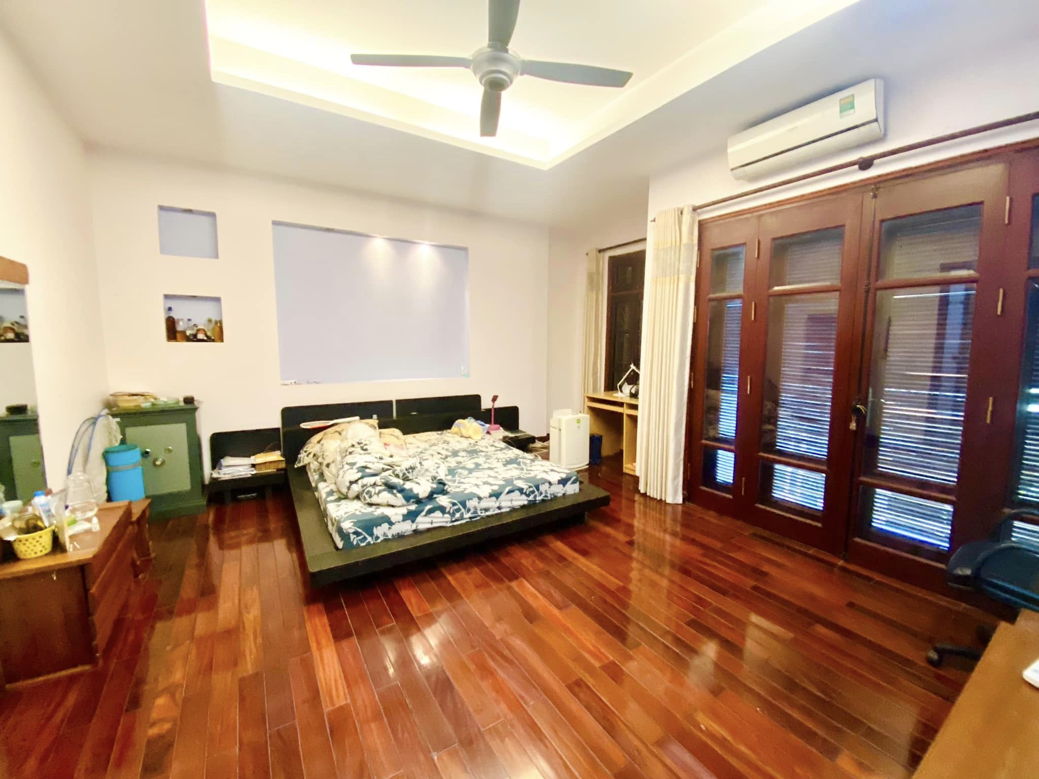 Cho thuê nhà kinh doanh 5 tầng 50m2, ngõ 34 Hoàng Cầu