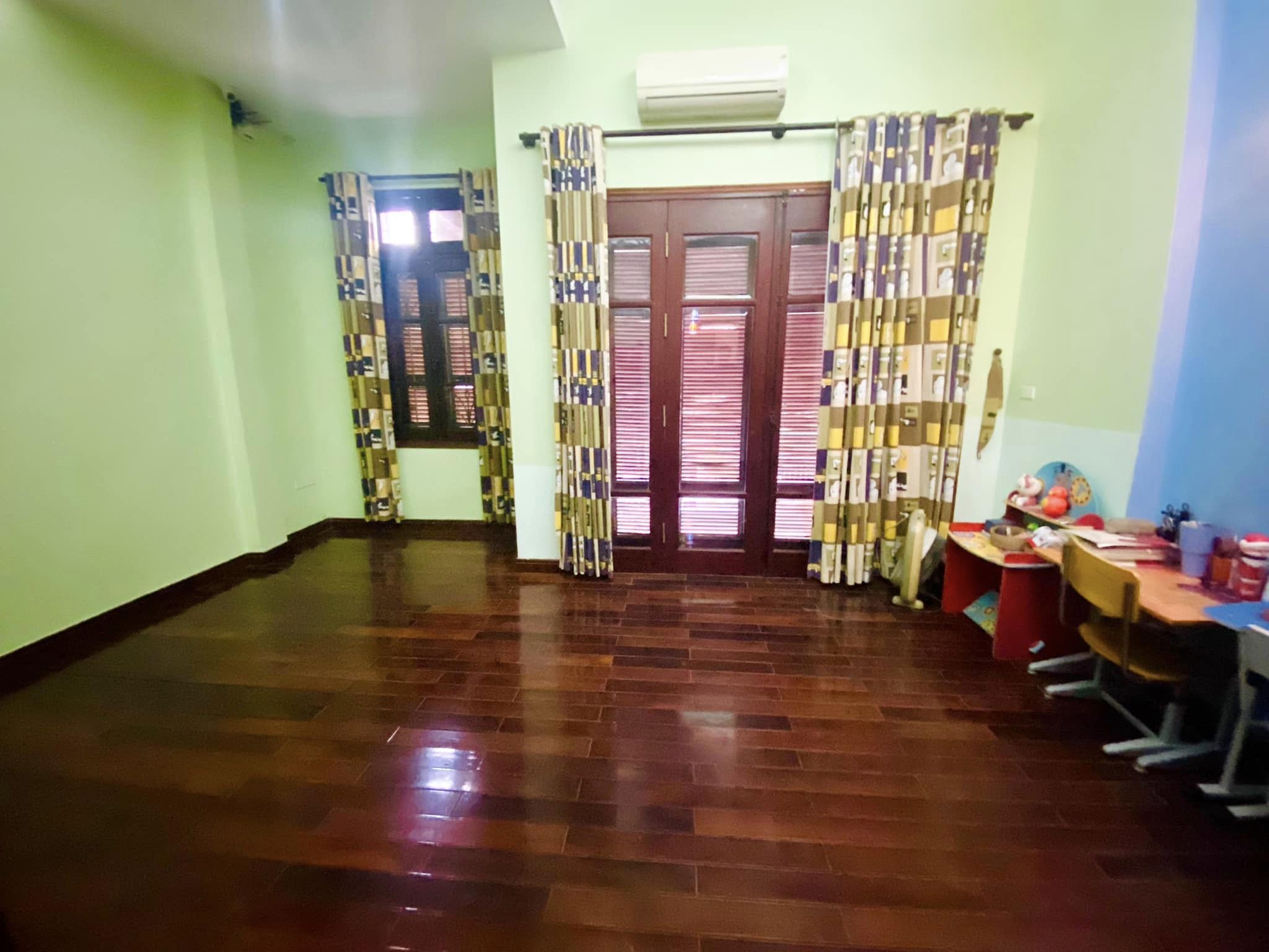 Cho thuê nhà kinh doanh 5 tầng 50m2, ngõ 34 Hoàng Cầu