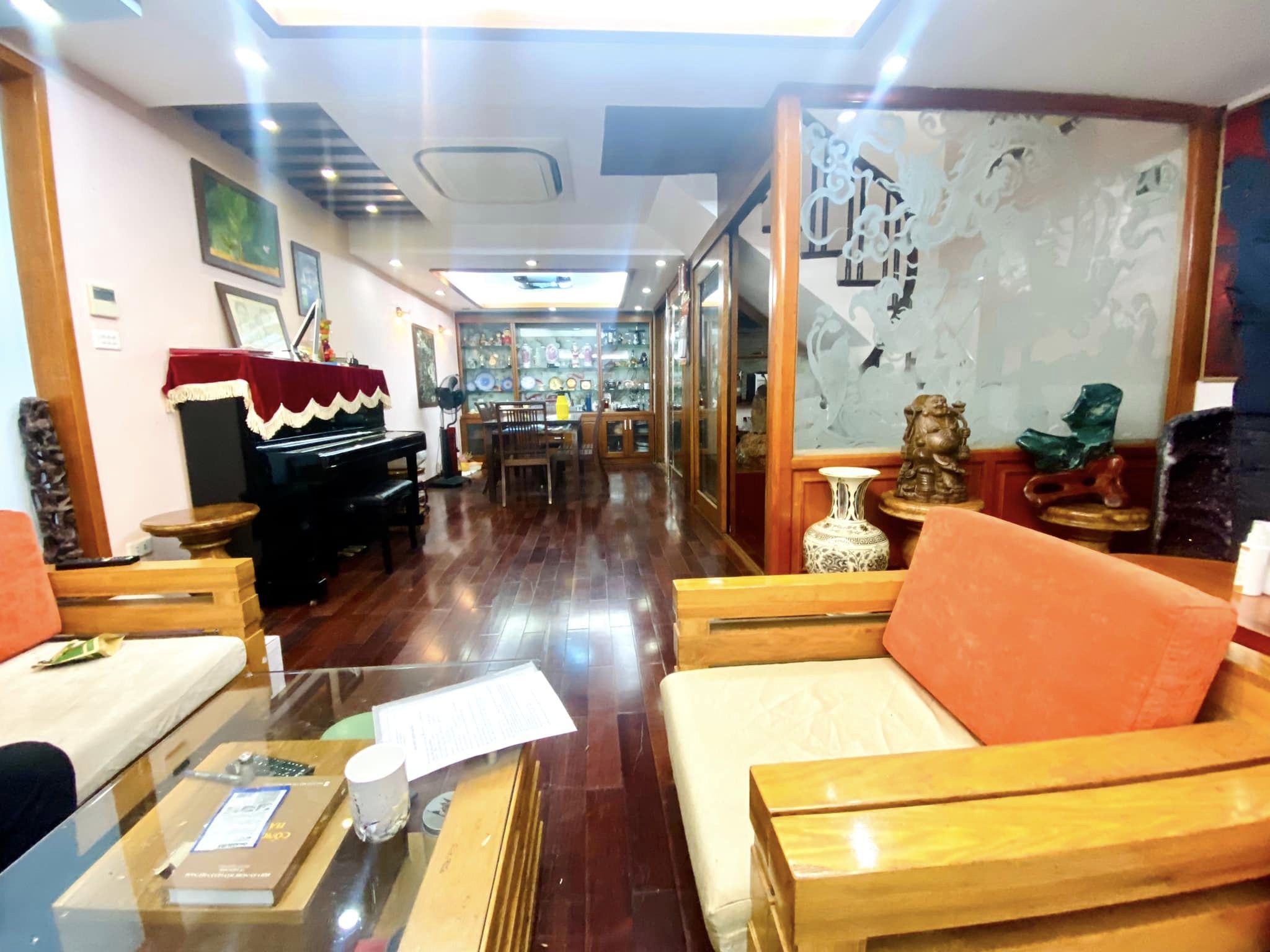 Cho thuê nhà kinh doanh 5 tầng 50m2, ngõ 34 Hoàng Cầu