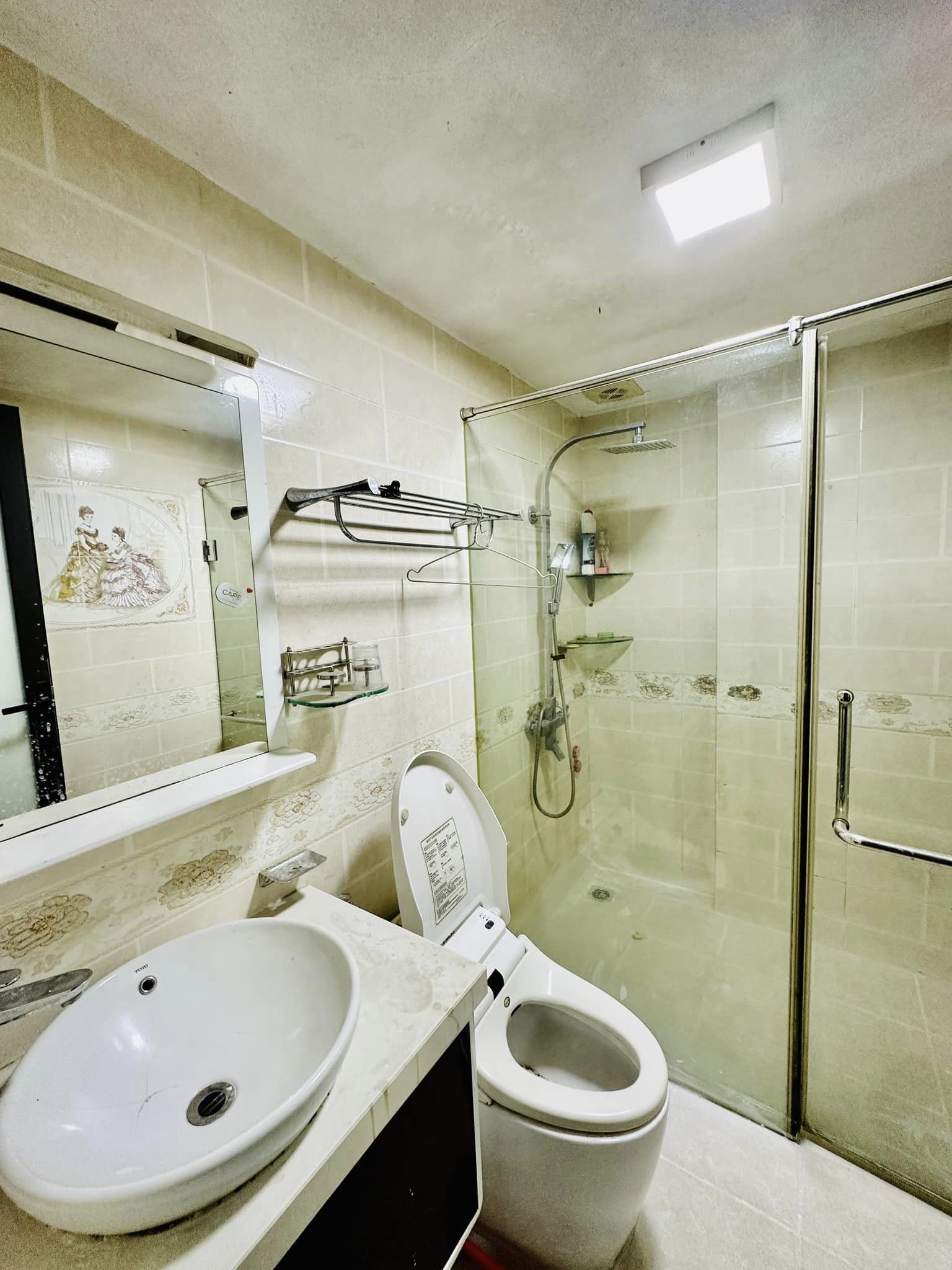 Cần bán nhà Quận Thanh Xuân, oto cất trong Nhà, Nhà mới. 41m x5 tầng . 6,x tỷ