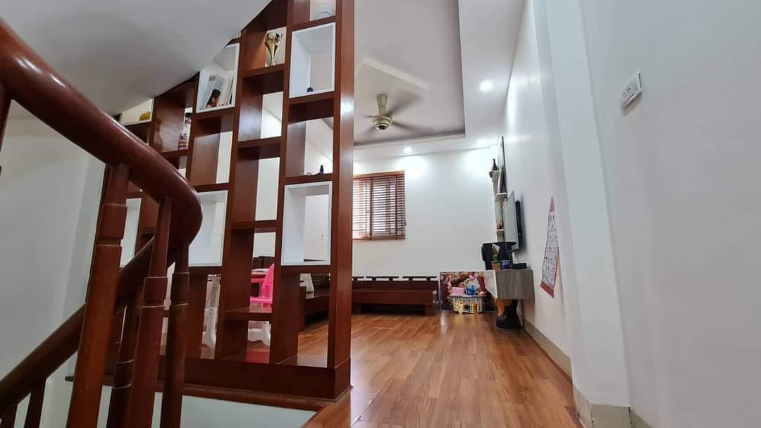 HIẾM! Cách ô tô 10m, chủ xây chắc chắn, bán nhà Phương Mai Đống Đa