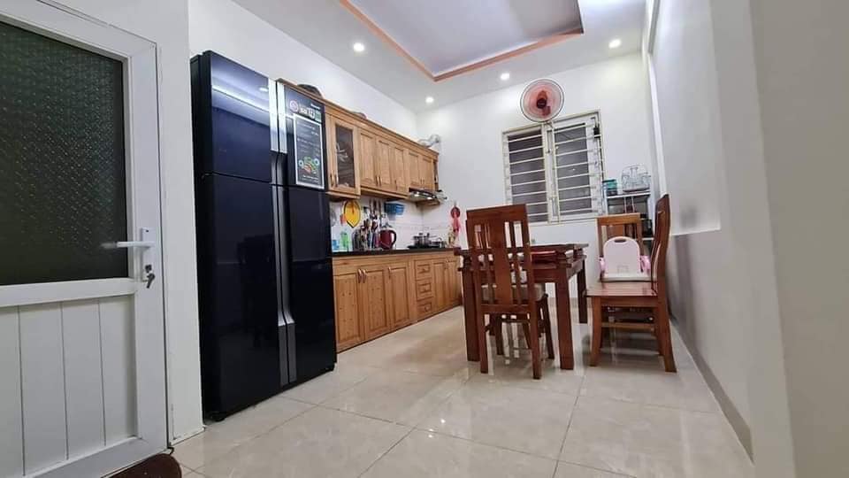 Ngõ ô tô, trước nhà ba gác, dân xây chắc đẹp, bán nhà ngõ 278 Tôn Đức Thắng