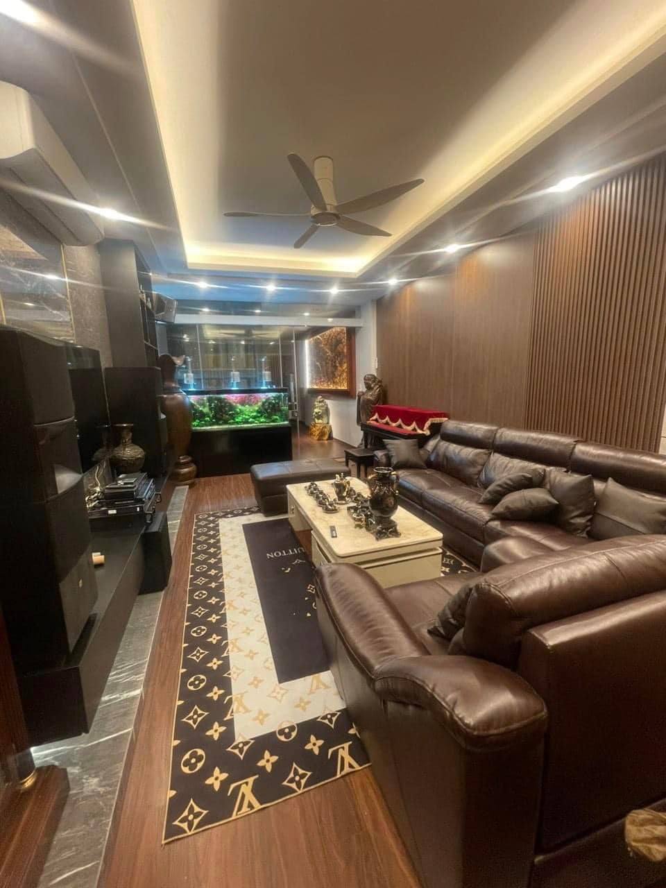 Cho thuê nhà Tô Vĩnh Diện, Thanh Xuân 70mx5T oto KD spa Kho VP 1x tr 0854555533
