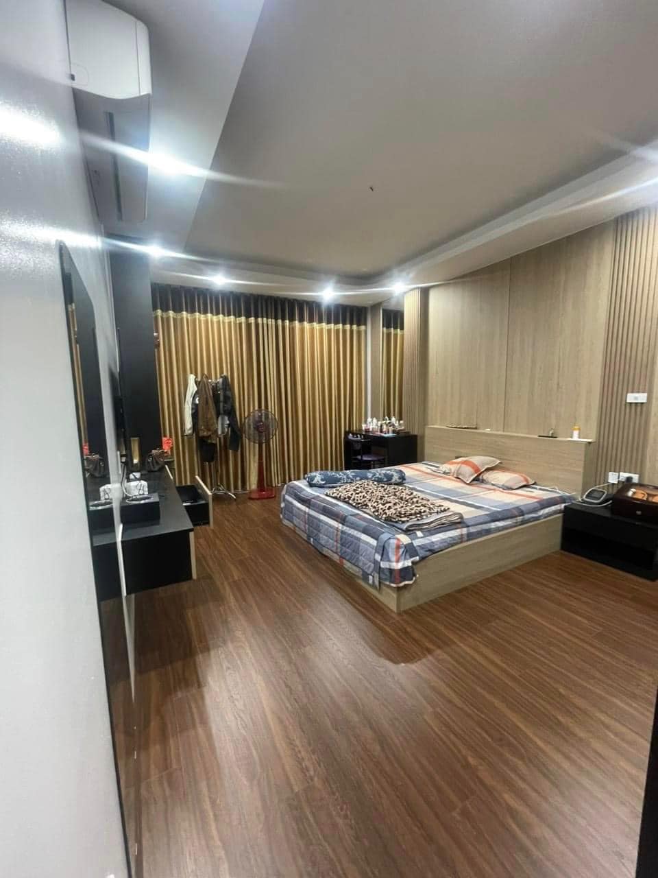 Cho thuê nhà Tô Vĩnh Diện, Thanh Xuân 70mx5T oto KD spa Kho VP 1x tr 0854555533