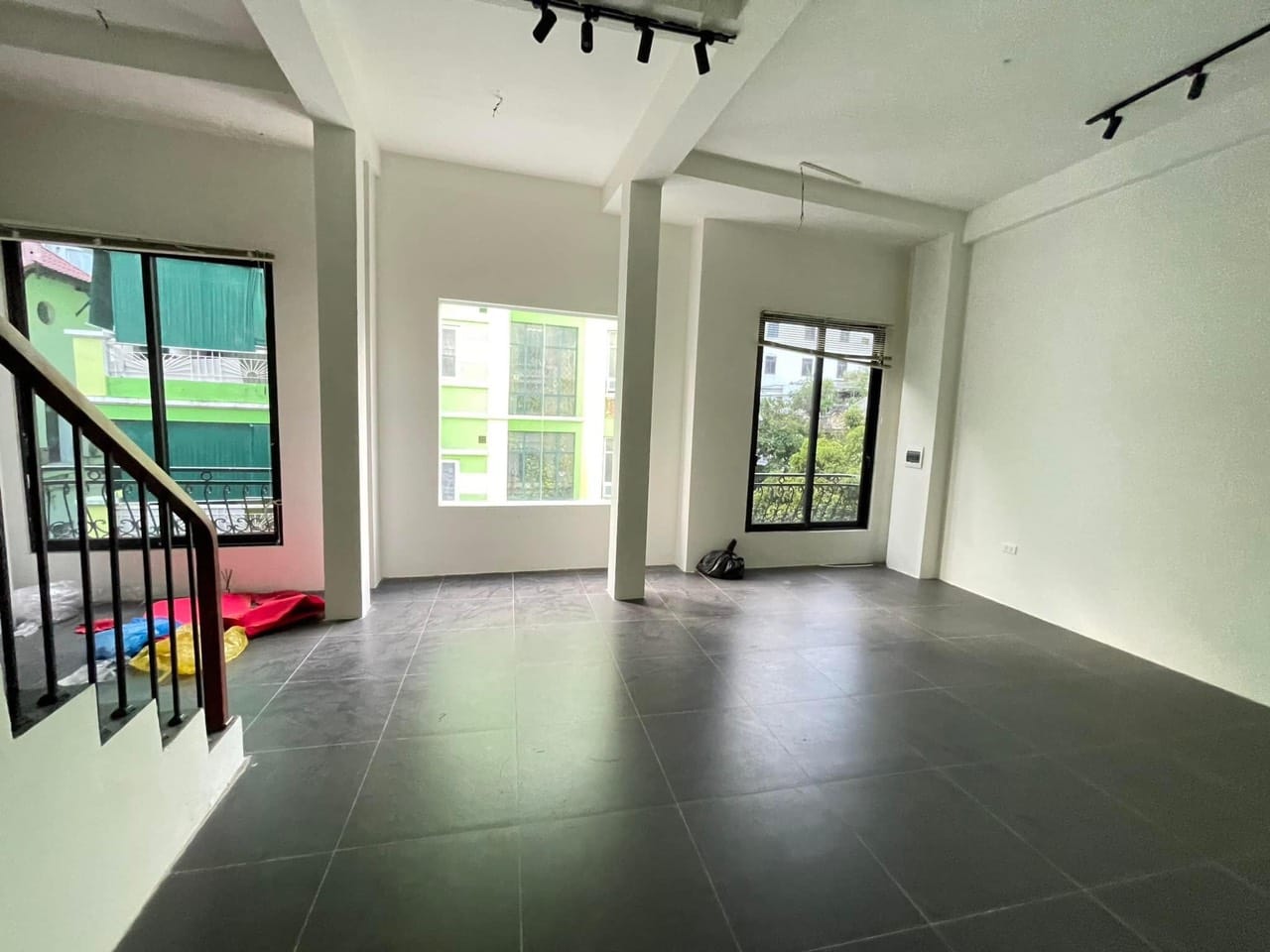 Cho thuê nhà Nguyễn Chánh 55mx6T Thông Sàn oto KD VP cafe spa kho 2x tr Cầu Giấy
