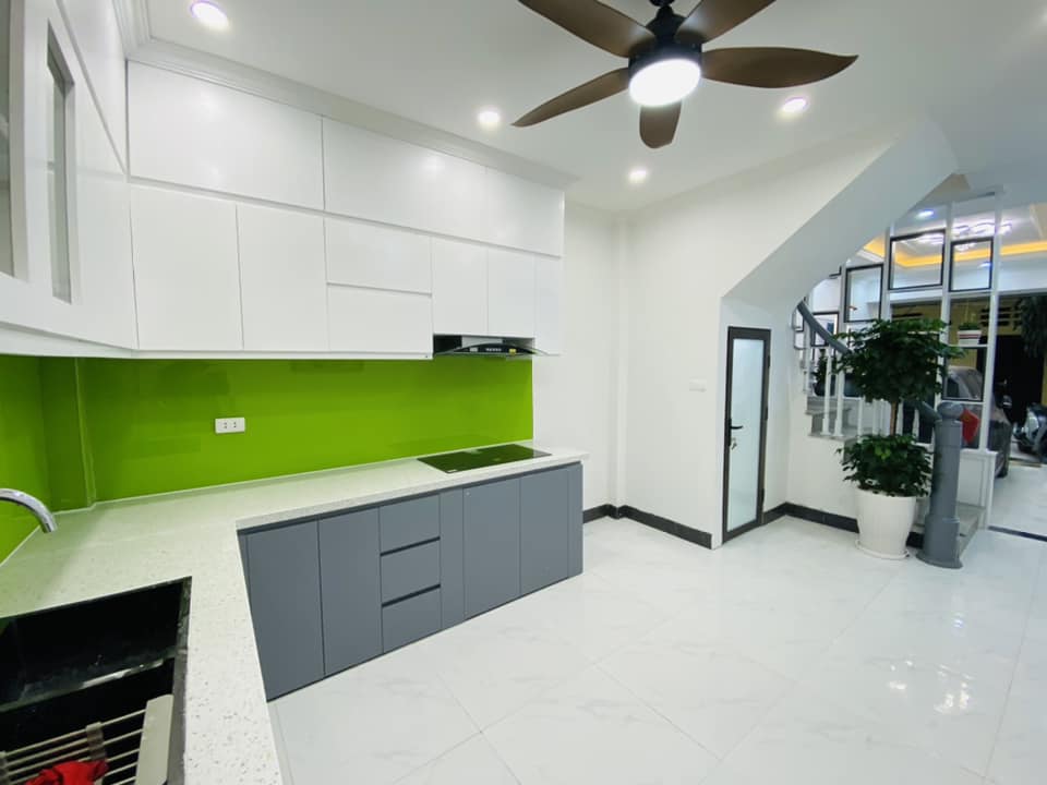Gần phố, nhà đẹp thoáng, ở ngay, bán nhà Thái Hà, Đống Đa