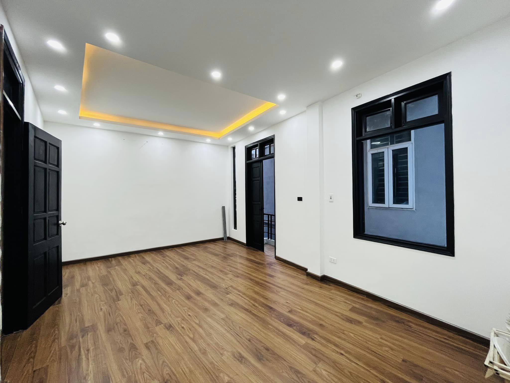 20m ra ô tô tránh, thoáng trước sau, bán nhà Chùa Bộc
