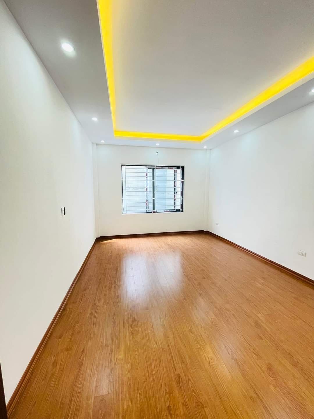 5 phút bãi gửi ô tô, 2 thoáng, xách vali vào ở, Phạm Ngọc Thạch 53.6m2_6.75 tỷ