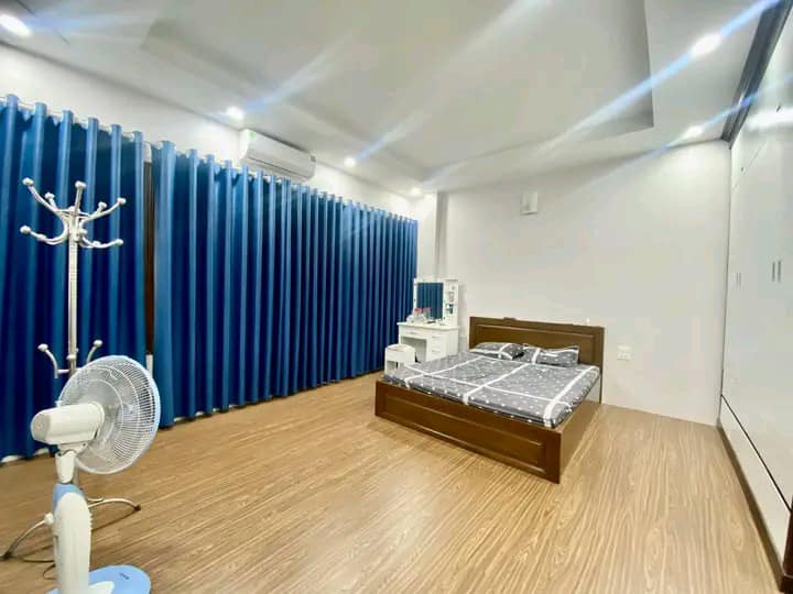 Giảm chào 300 trđ, lô góc, ở ngay, 20m ra ô tô tránh Thái Thịnh
