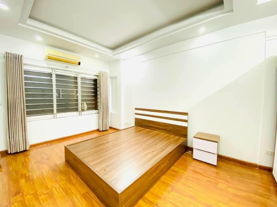 Bán nhà Phương Mai, cách 1 nhà ra ô tô, ngõ SH quay đầu thoải mái, ở luôn
