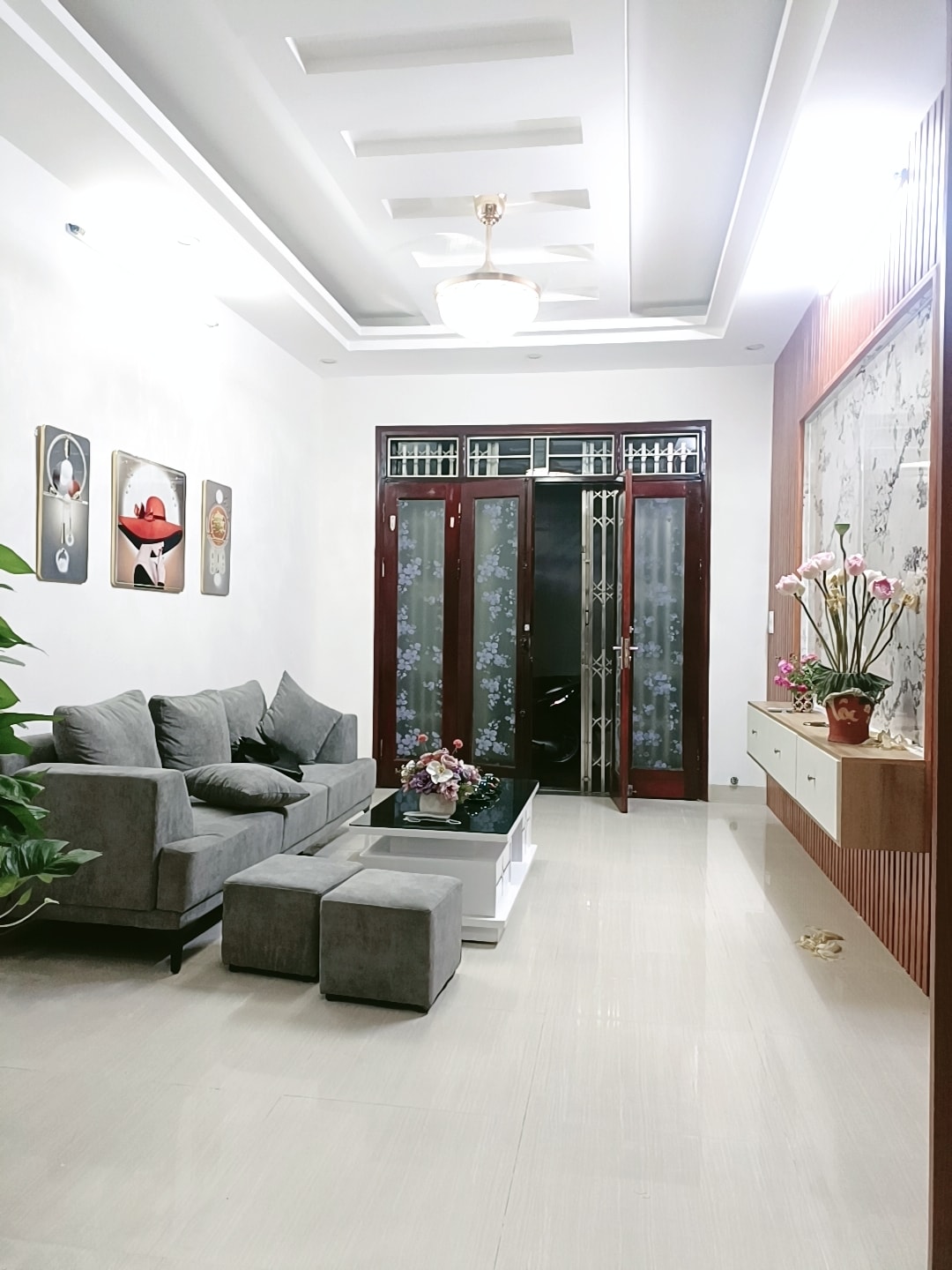 Tặng full nội thất xịn, 25m ô tô tránh, mới ở ngay bán nhà Phạm Ngọc Thạch