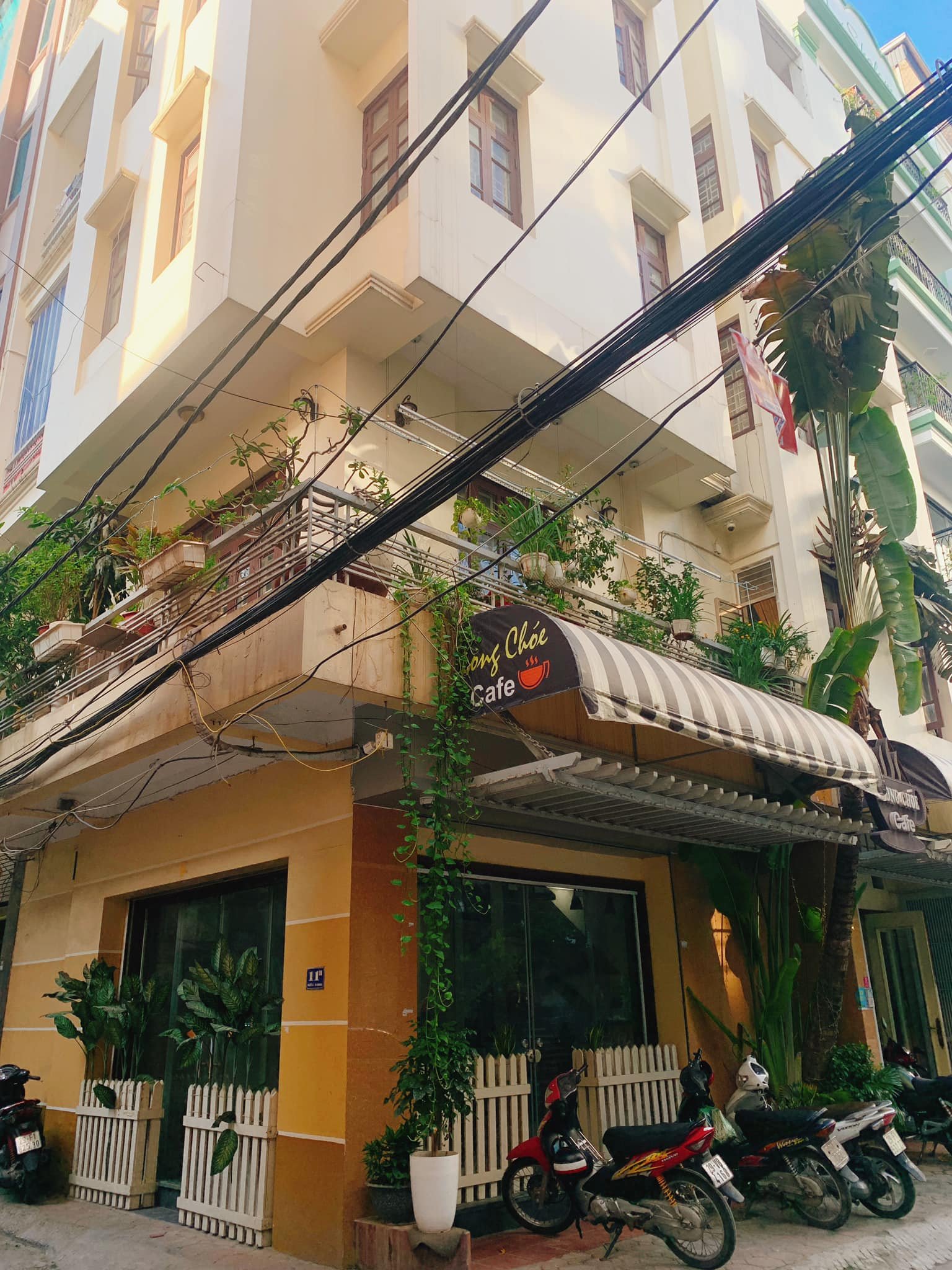 Cho thuê nhà Hoàng Quốc Việt Cầu Giấy 90mx4T oto VP kho lớp học nhỉnh 19 tr