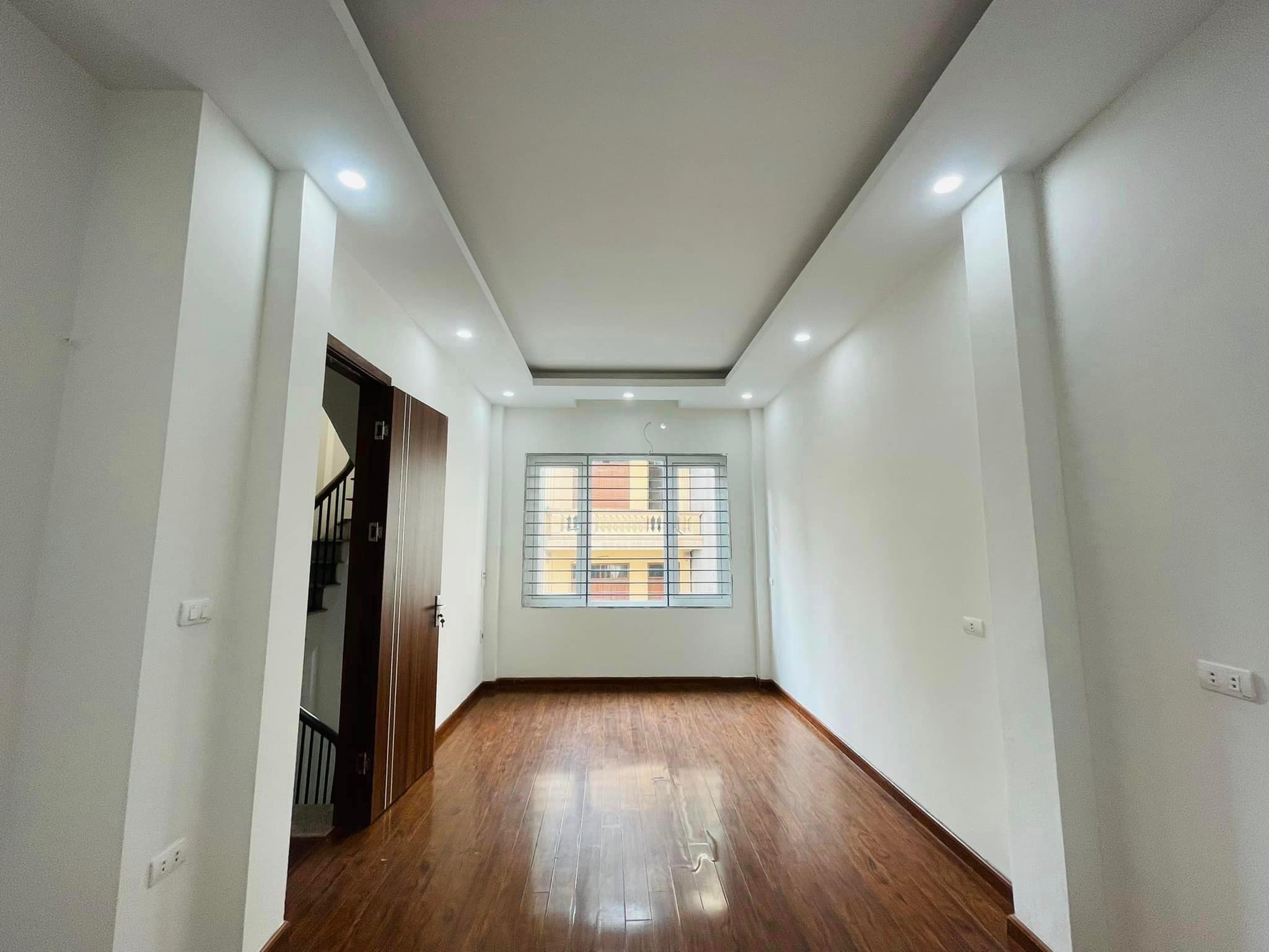 Ngõ nông, dân trí cao, ở sướng 5 tầng, MT4m, bán nhà Trường Chinh