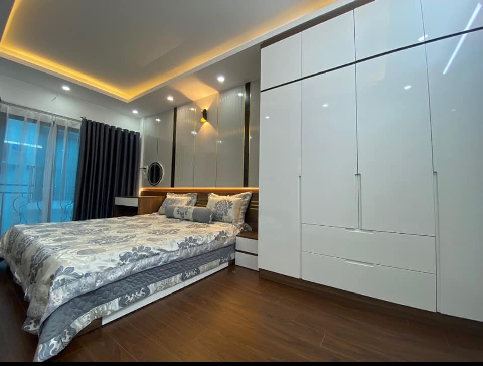 Bán nhà Tây Sơn, ngõ rộng ba gác tránh SH, cách phố 25m, tặng full nội thất, ở ngay bán nhà Tây Sơn