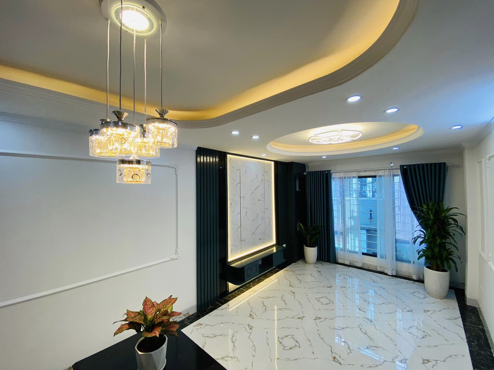 An ninh, an sinh đỉnh, 2 thoáng, đẹp ở ngay bán nhà Tôn Đức Thắng