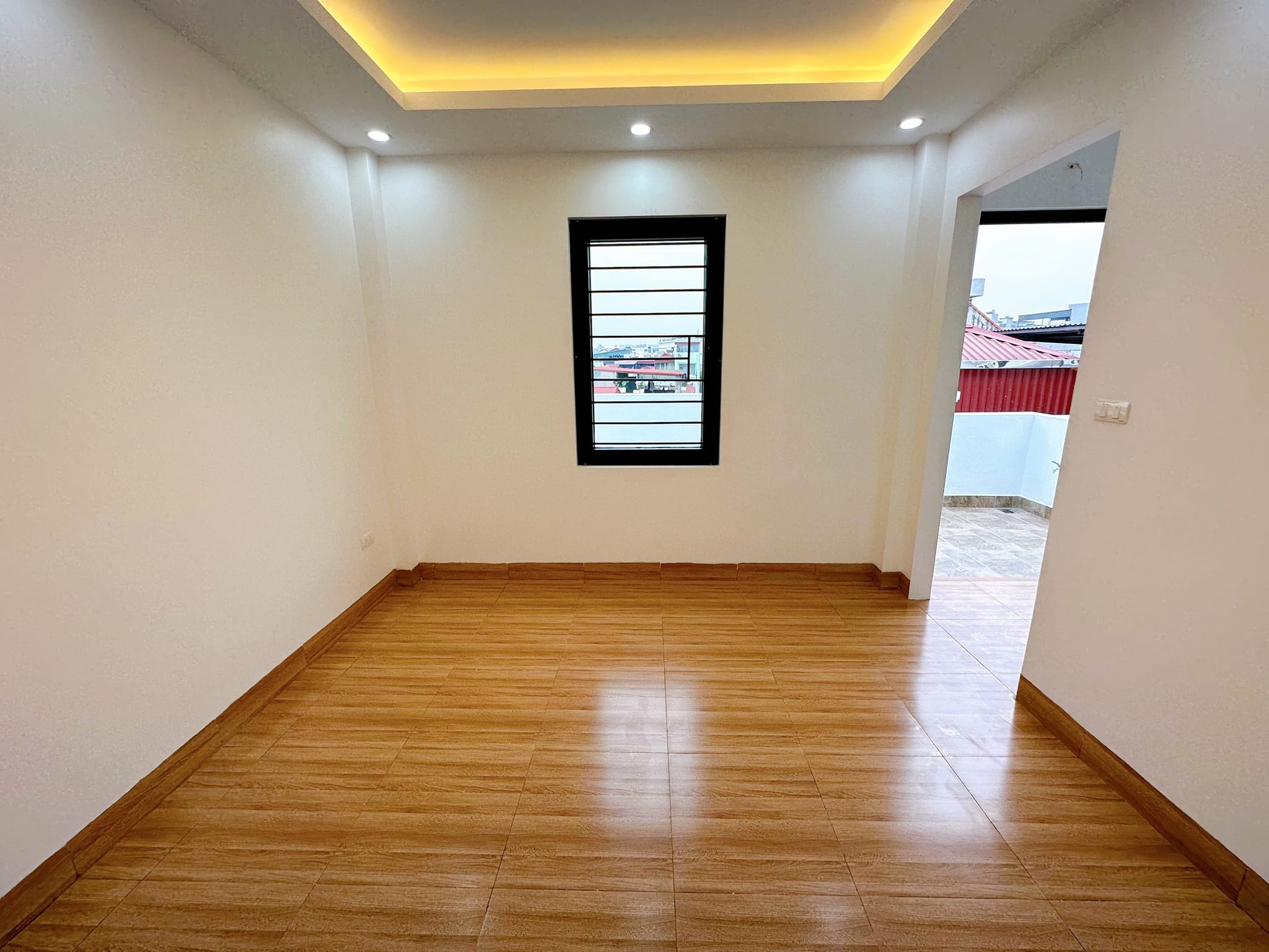 Bán nhà phố Chùa Bộc, 15m ô tô tránh, mới ở luôn, căn góc
