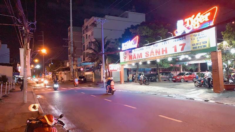 Cần Bán Mt Âu Cơ P15 Q. Tân Bình. Dt:51,42x54m..1 Lầu. Dtcn:2.266m2
