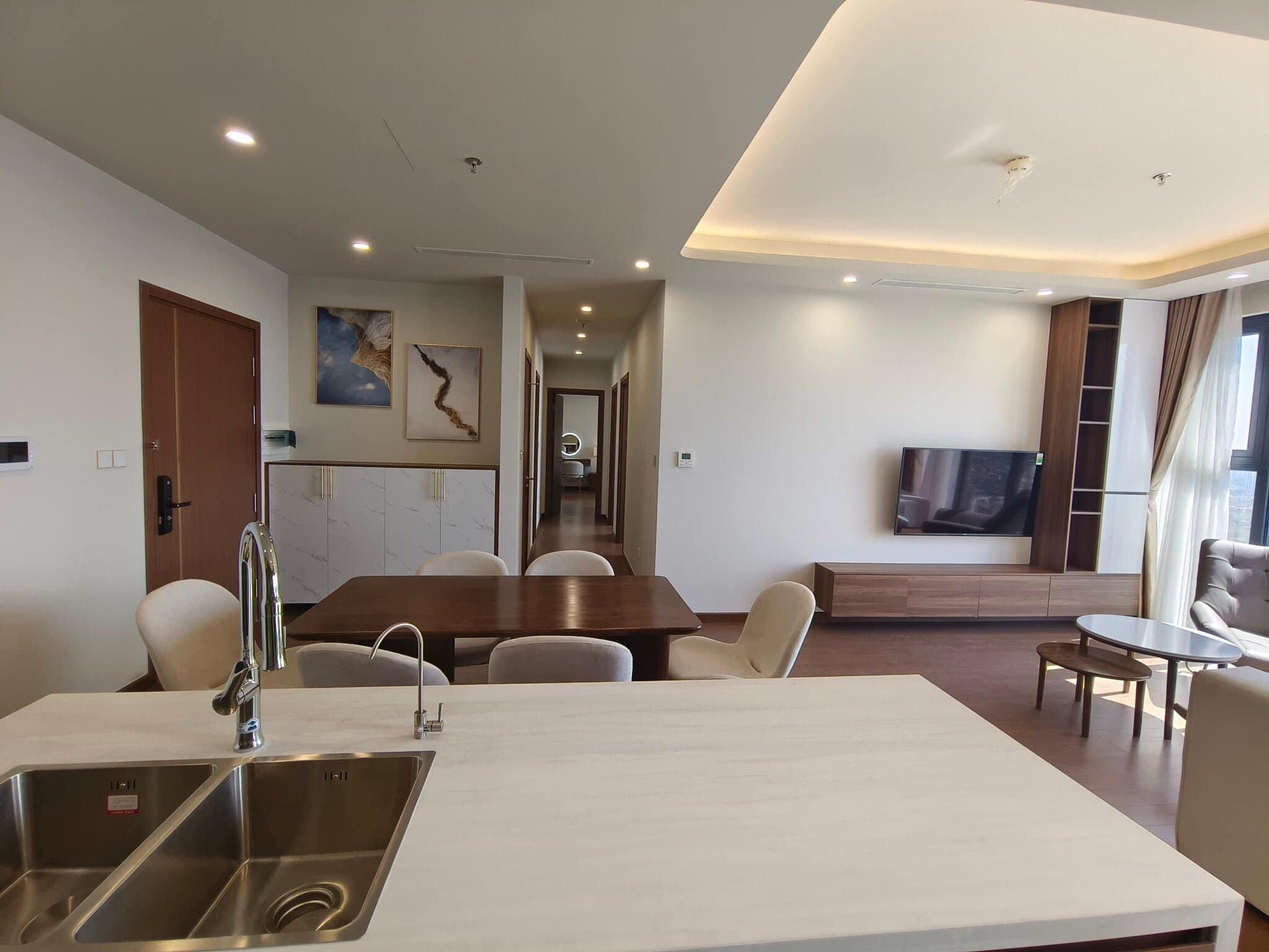 Cho thuê chung cư Vinhomes Skylake 3 phòng ngủ, đủ nội thất, có slot ô tô 27tr