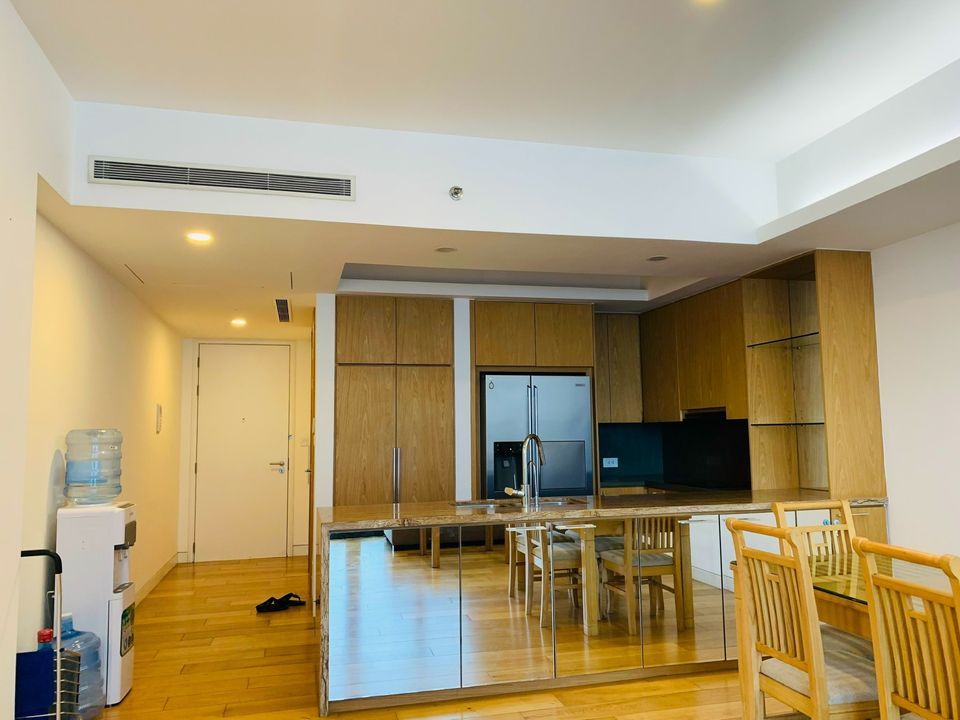 Cho thuê chung cư The Emerald 4 PN  152m2 cao cấp chỉ 1400USD