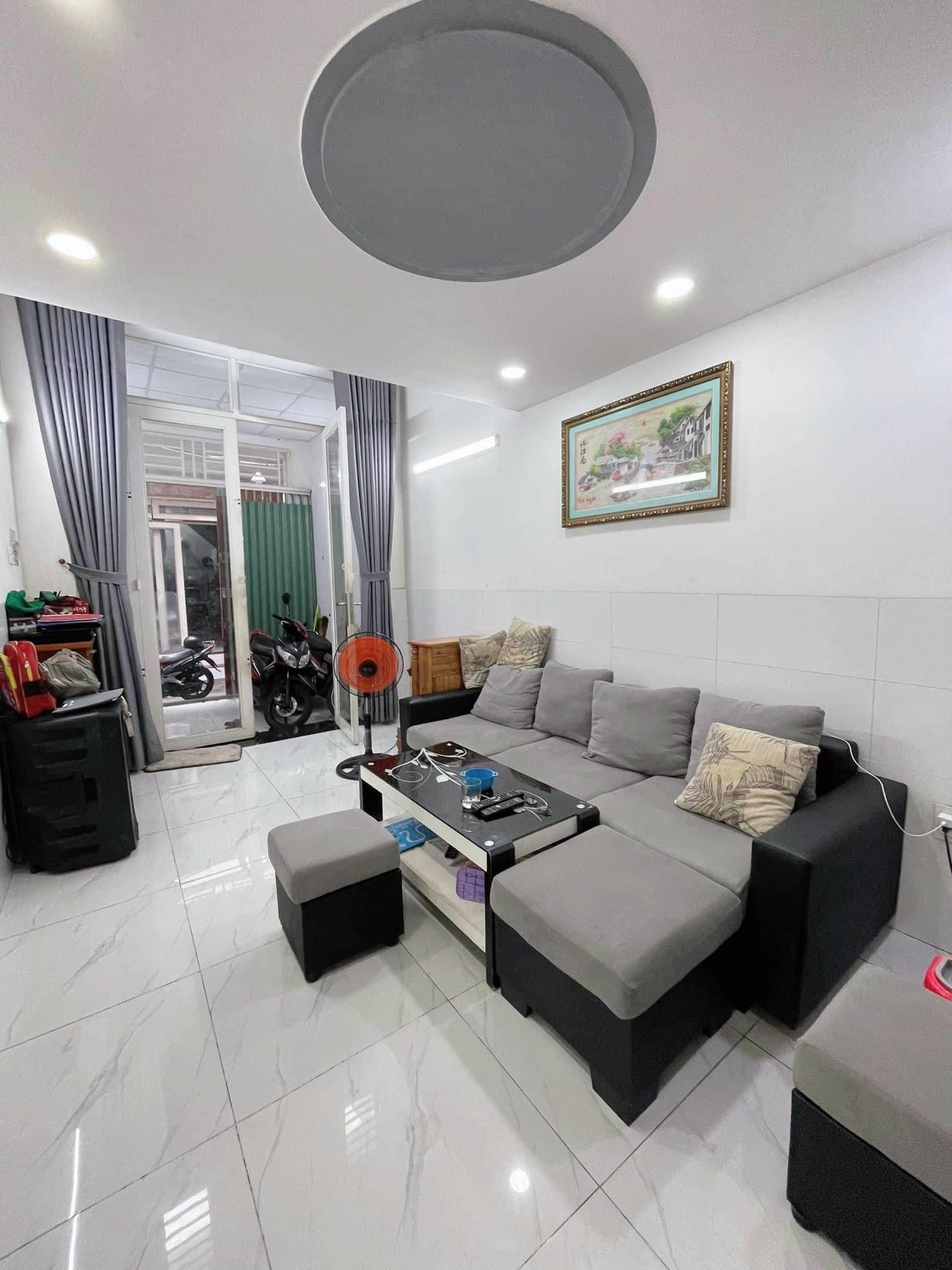 Bán nhà shr 48m2 3tang Phạm Văn Bạch , ngay sân golf Tân Sơn Nhất 3ty nhỉnh 0932030061
