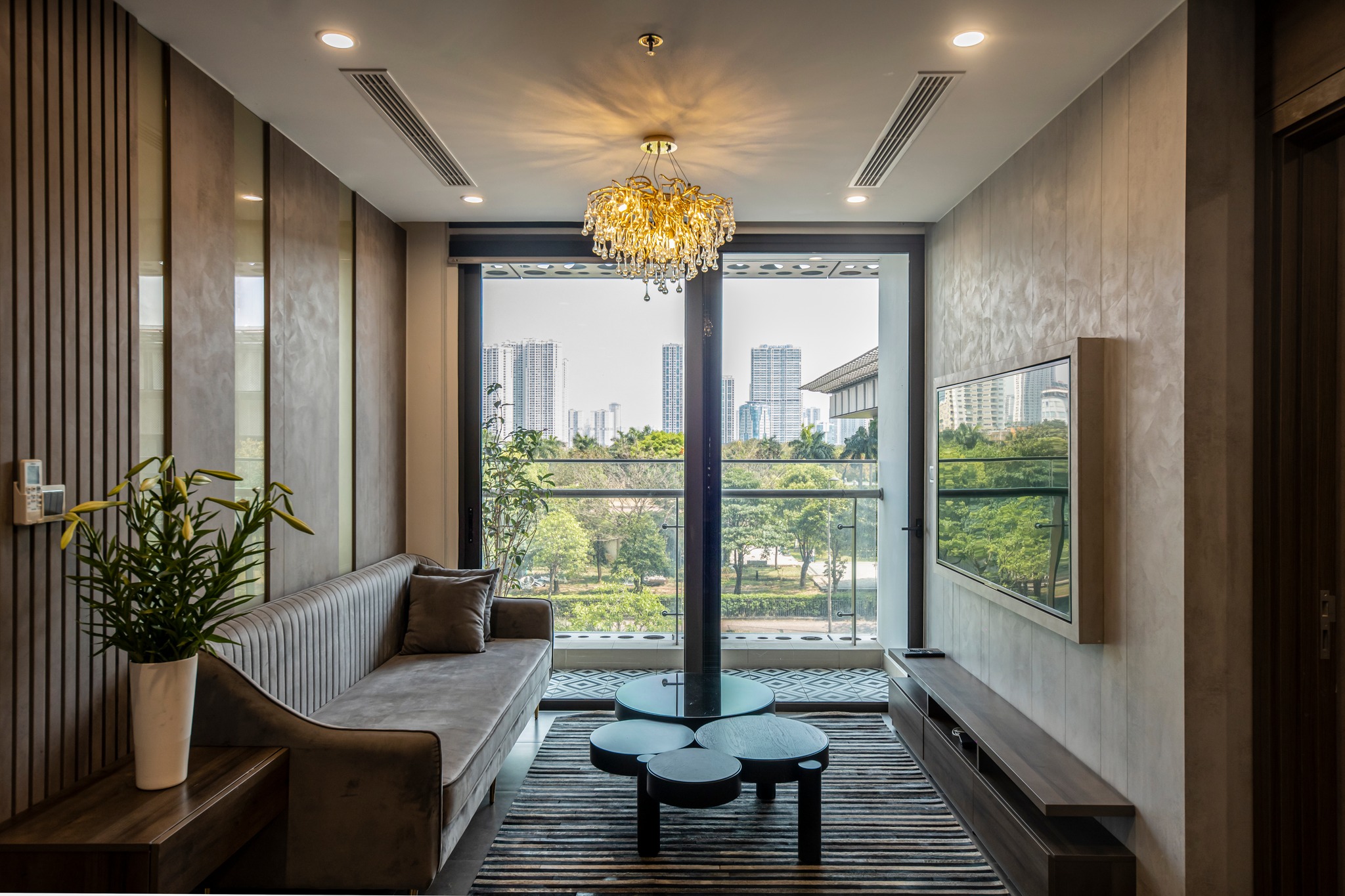 Chủ nhà cho thuê gấp Sun Square Mỹ Đình 95m2, 3N full đồ đẹp căn góc vào luôn 14.5tr/th 09