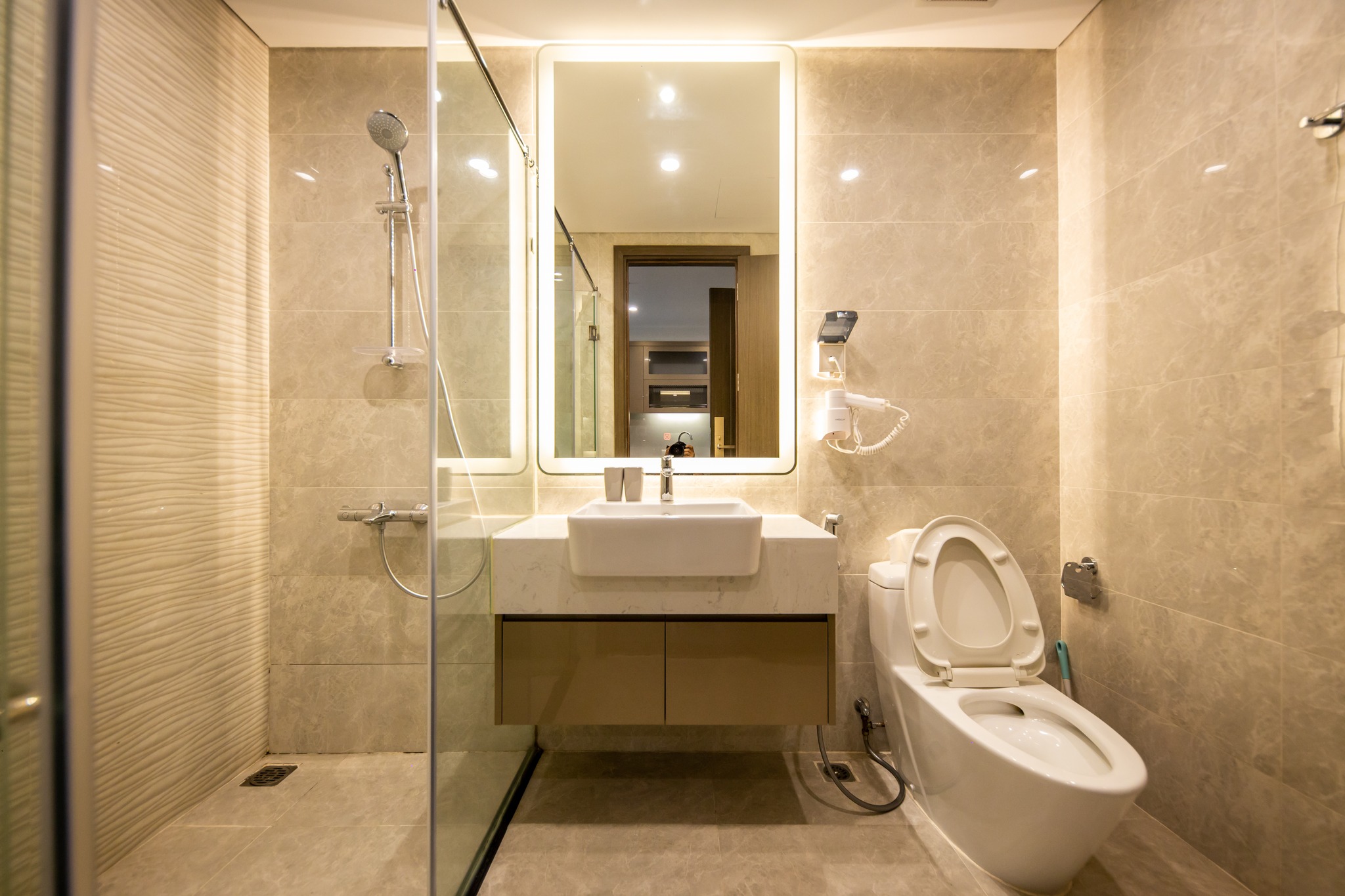 Chủ nhà cho thuê gấp Sun Square Mỹ Đình 95m2, 3N full đồ đẹp căn góc vào luôn 14.5tr/th 09