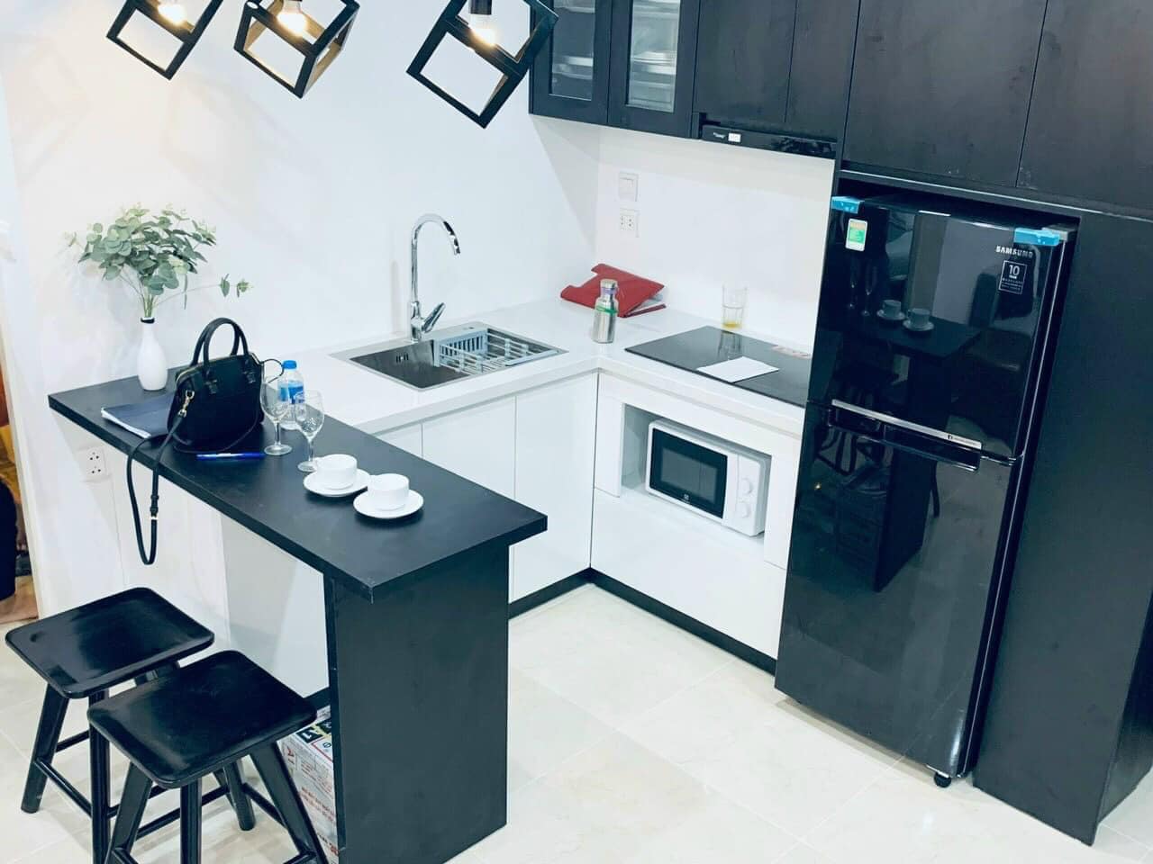 Cho thuê chung cư D'Capitale tầng 21, diện tích 75m², thiết kế 2 phòng ngủ, 2WC