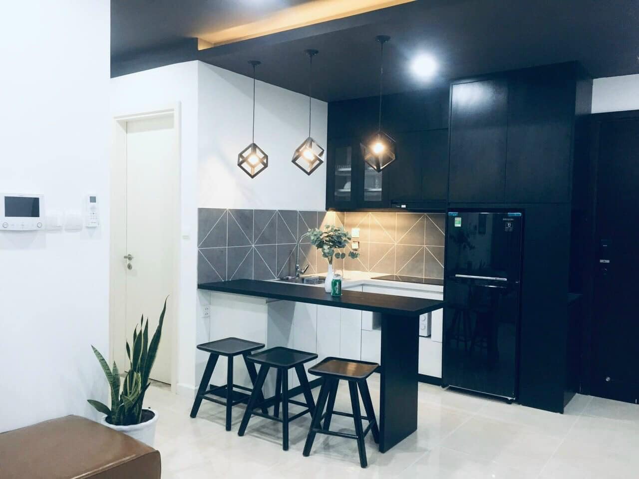 Cho thuê chung cư D'Capitale tầng 21, diện tích 75m², thiết kế 2 phòng ngủ, 2WC