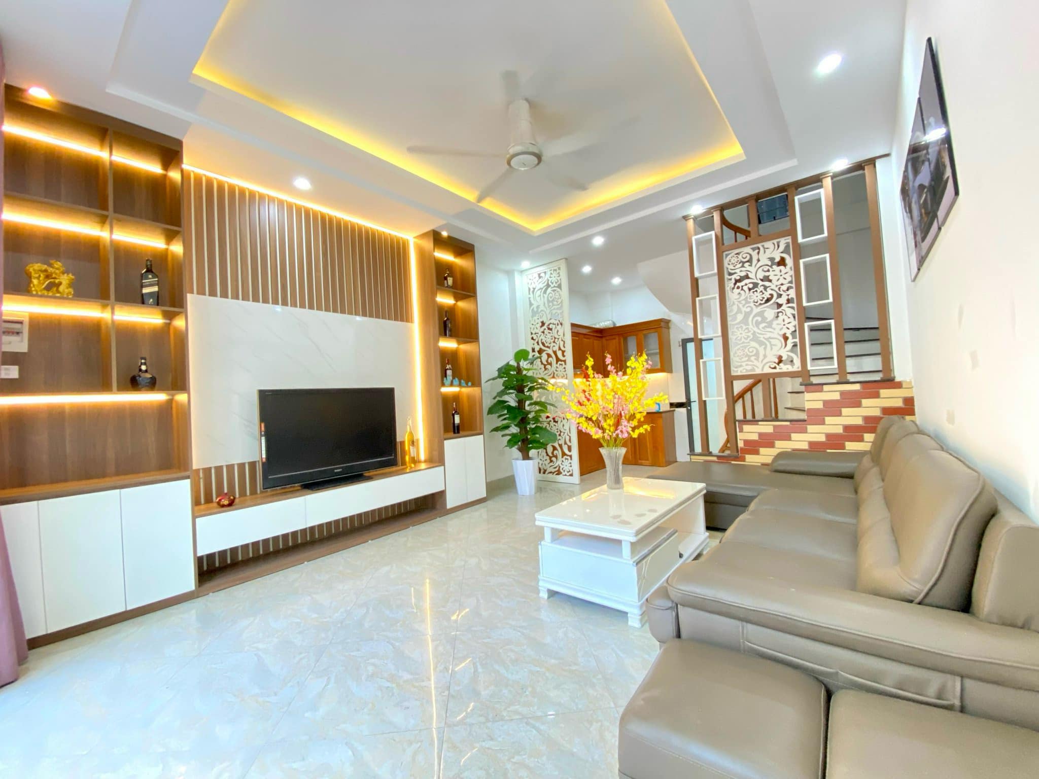 Mới đẹp ở ngay, Tặng full nội thất, Ngõ thông, sạch văn minh bán nhà Xã Đàn