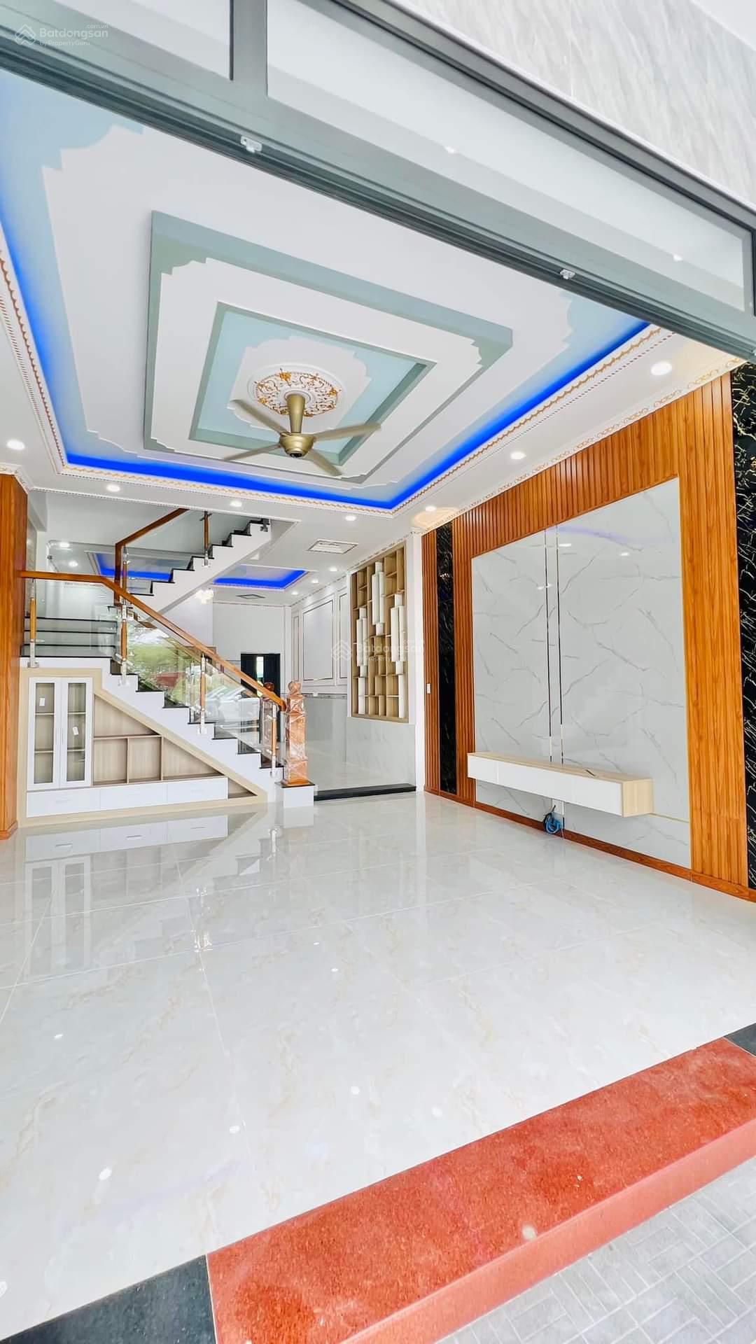 Nhà 1 trệt 2 lầu trung tâm thành phố mới- P.Hoà Phú, gần KCN Vsip II