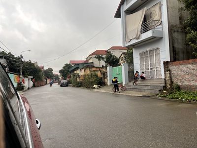 Bán nhanh nhà phố phường Vĩnh Yên, Vĩnh Phúc siêu đẹp 100m2