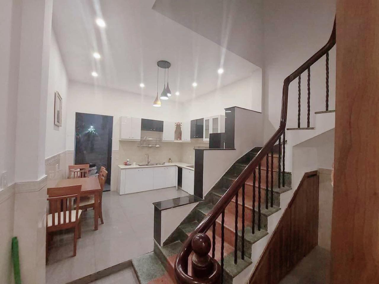 Bán nhà 56m2-4tang Tân Sơn Nhì Tân Phú , thu nhập 17tr/tháng , 8tỷ nhỉnh 0932030061
