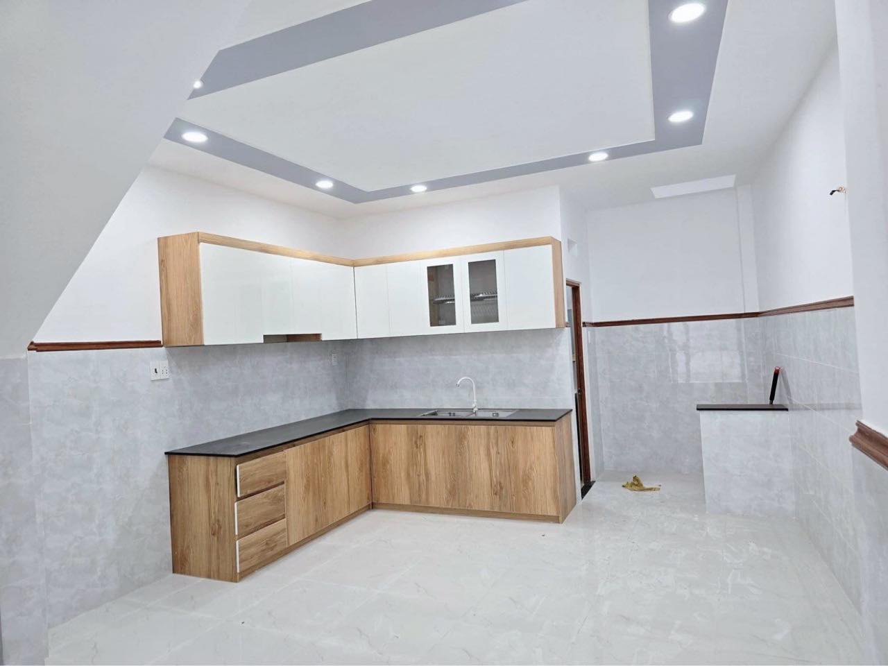 Bán nhà hxh tránh 58m2-2tang gần Phạm Văn Bạch giao Trường Chinh -giáp sân bay - 6 tỷ nhỉnh
