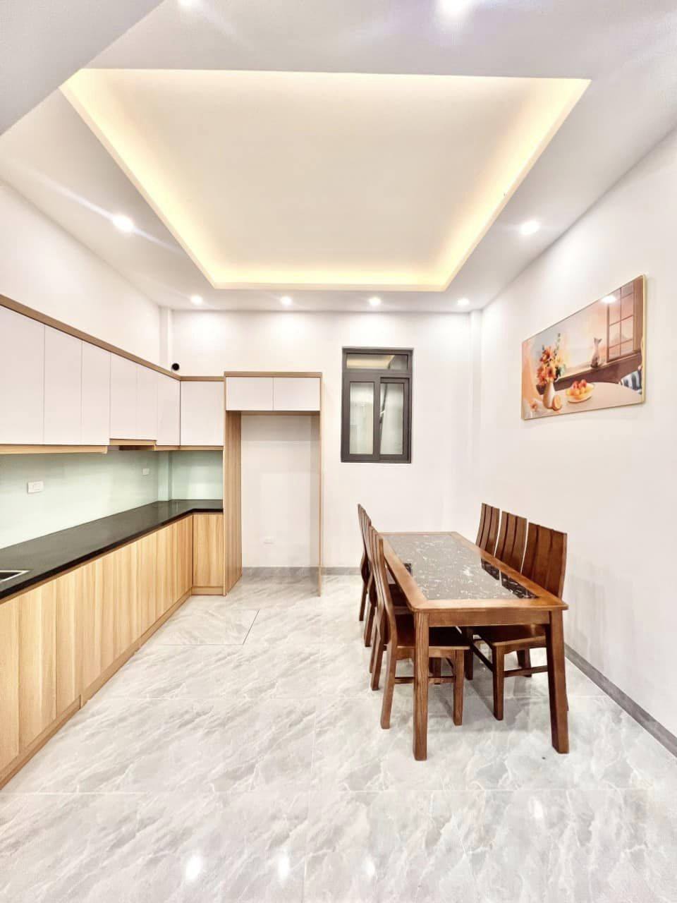 Bán Nhà Riêng Ngõ 237 Hoàng Văn Thái 41m2, Mặt Tiền 10m, Lô Góc, Phân Lô Giá Chỉ 5,5 Tỷ