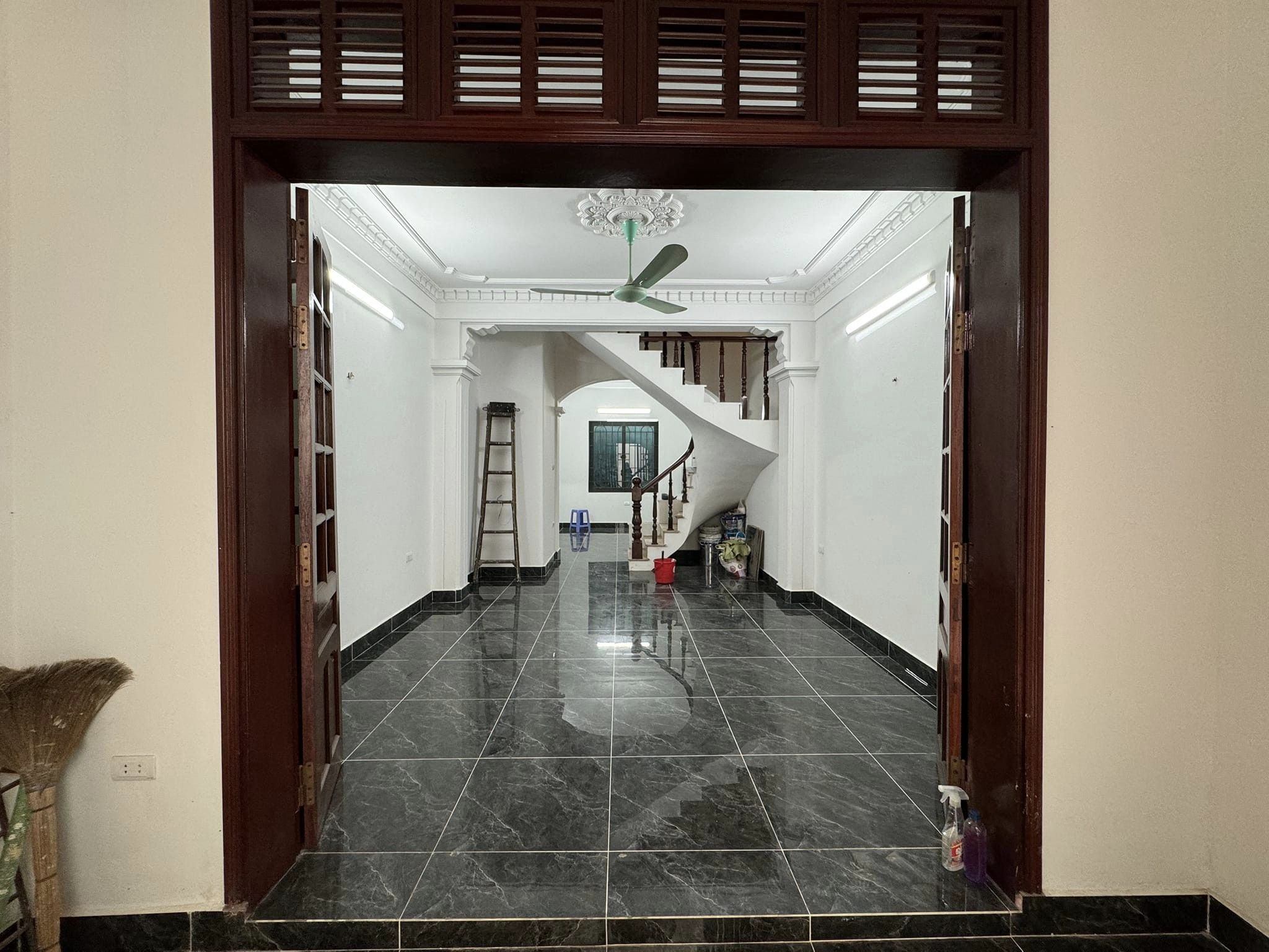 Bán nhà riêng ngõ 236 Lê Trọng Tấn 45m2, 5T, Phân Lô, Ô Tô Tránh Giá Chỉ 7 Tỷ