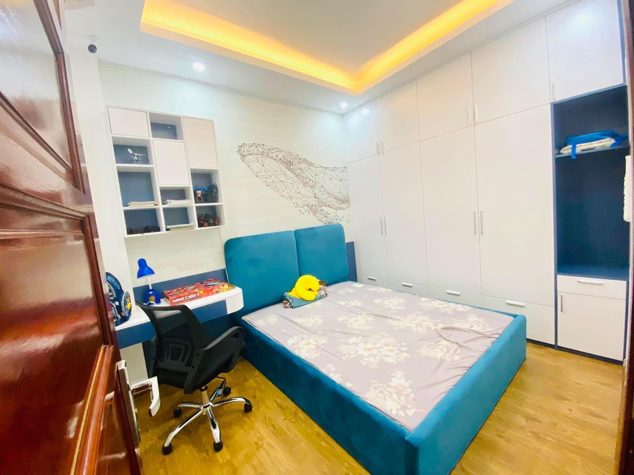 GẤP, giảm 300 trđ, 1 ngoặt, ngõ thông, nông bán nhà Phạm Ngọc Thạch