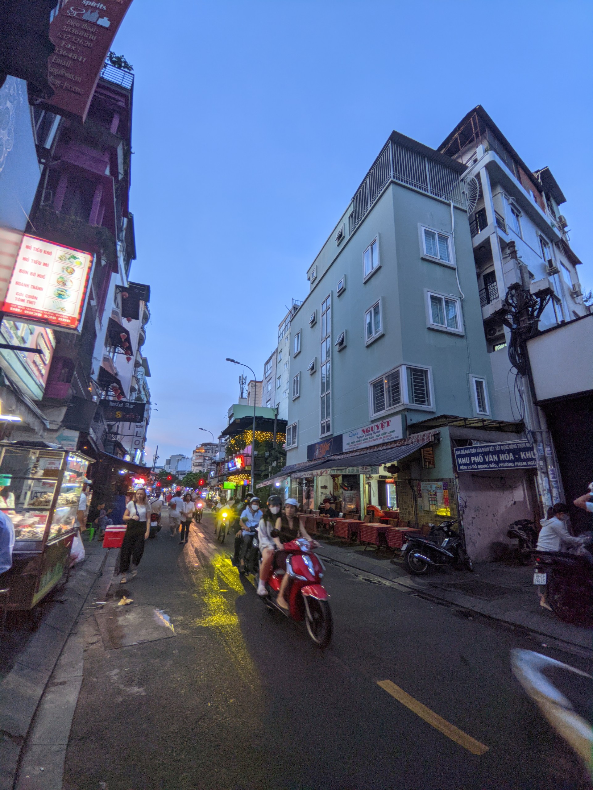 Cho thuê nhà MT Đỗ Quang Đẩu PNL Quận 1 (7.4x20m)Trệt 3 lầu ST.Gía thuê 140tr