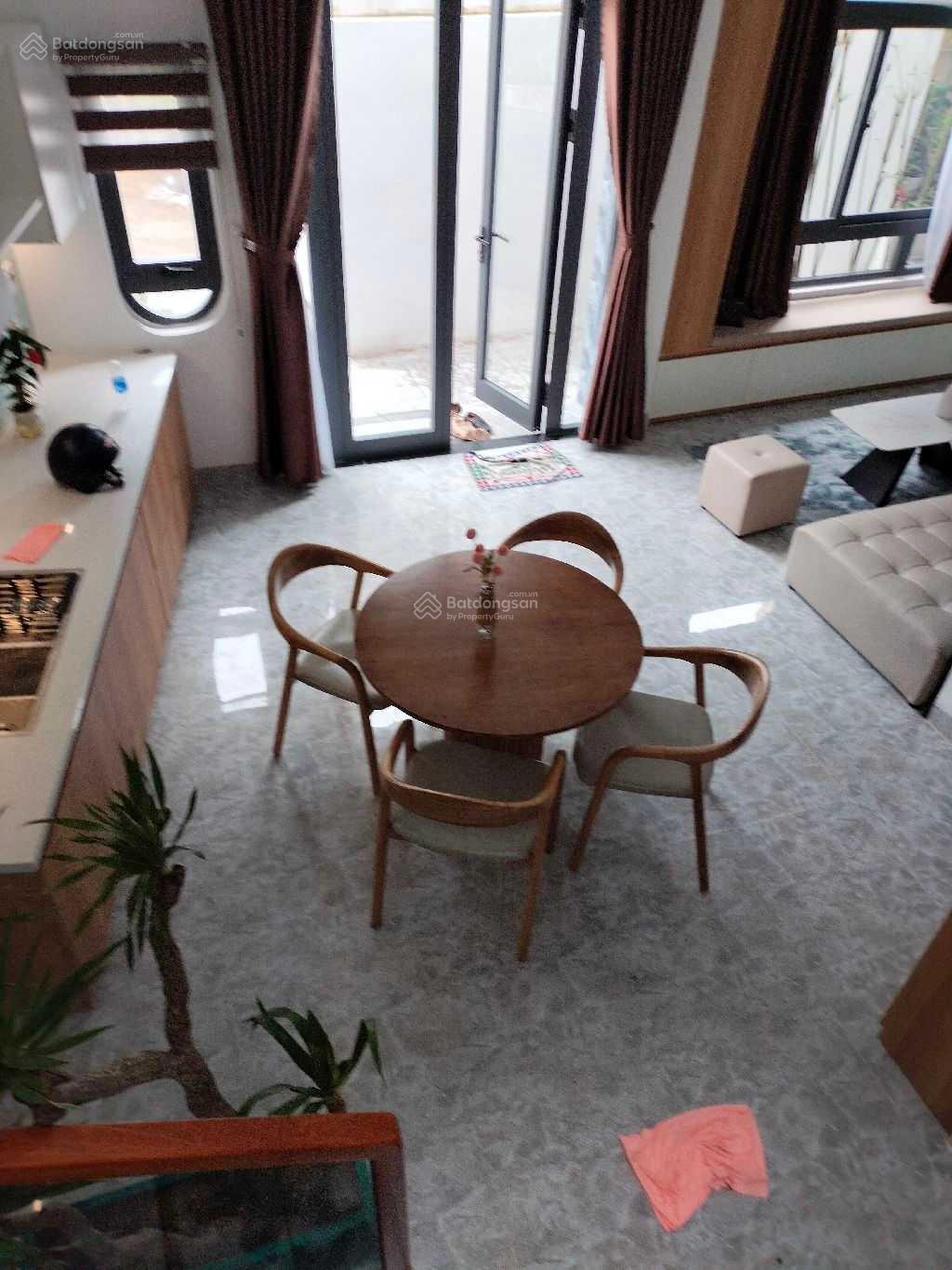 Nhà đẹp 2 tầng full nội thất, DTSD 100m2, kiệt Núi Thành, Hải Châu, Đà Nẵng, giá chỉ 2.9 tỷ